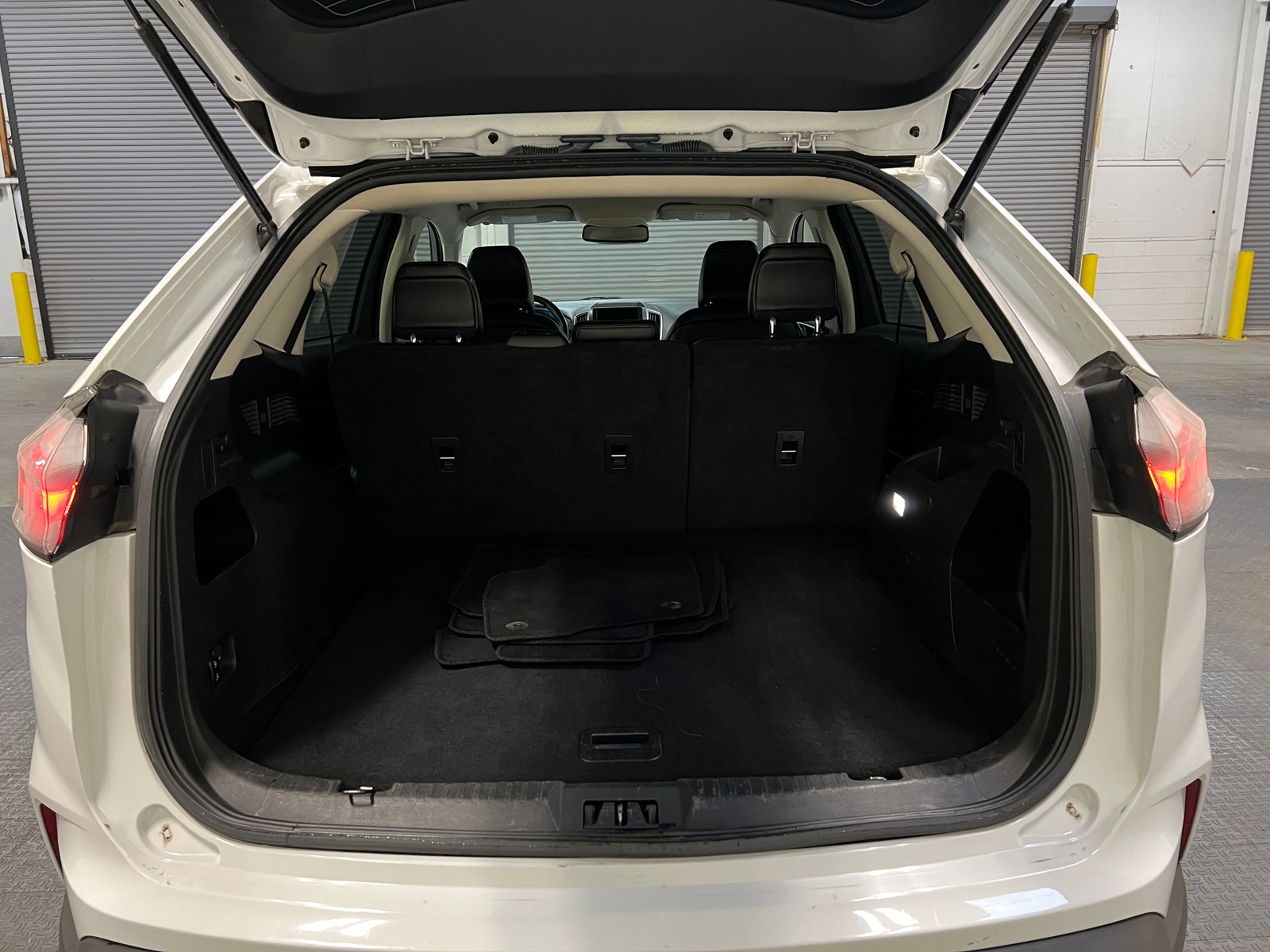 Thumbnail: 2023 Ford Edge - 6