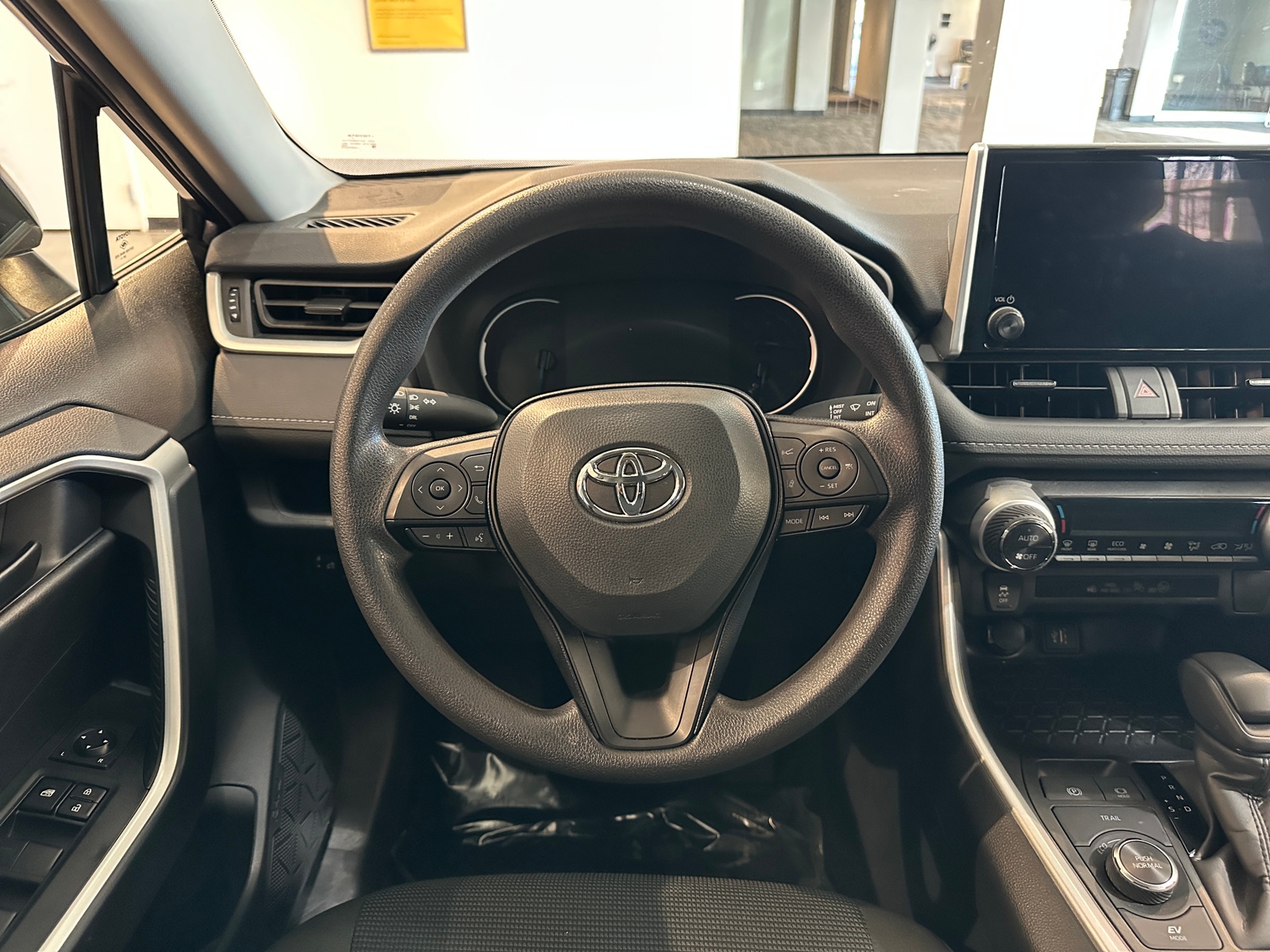 Thumbnail: 2025 Toyota RAV4 - 5