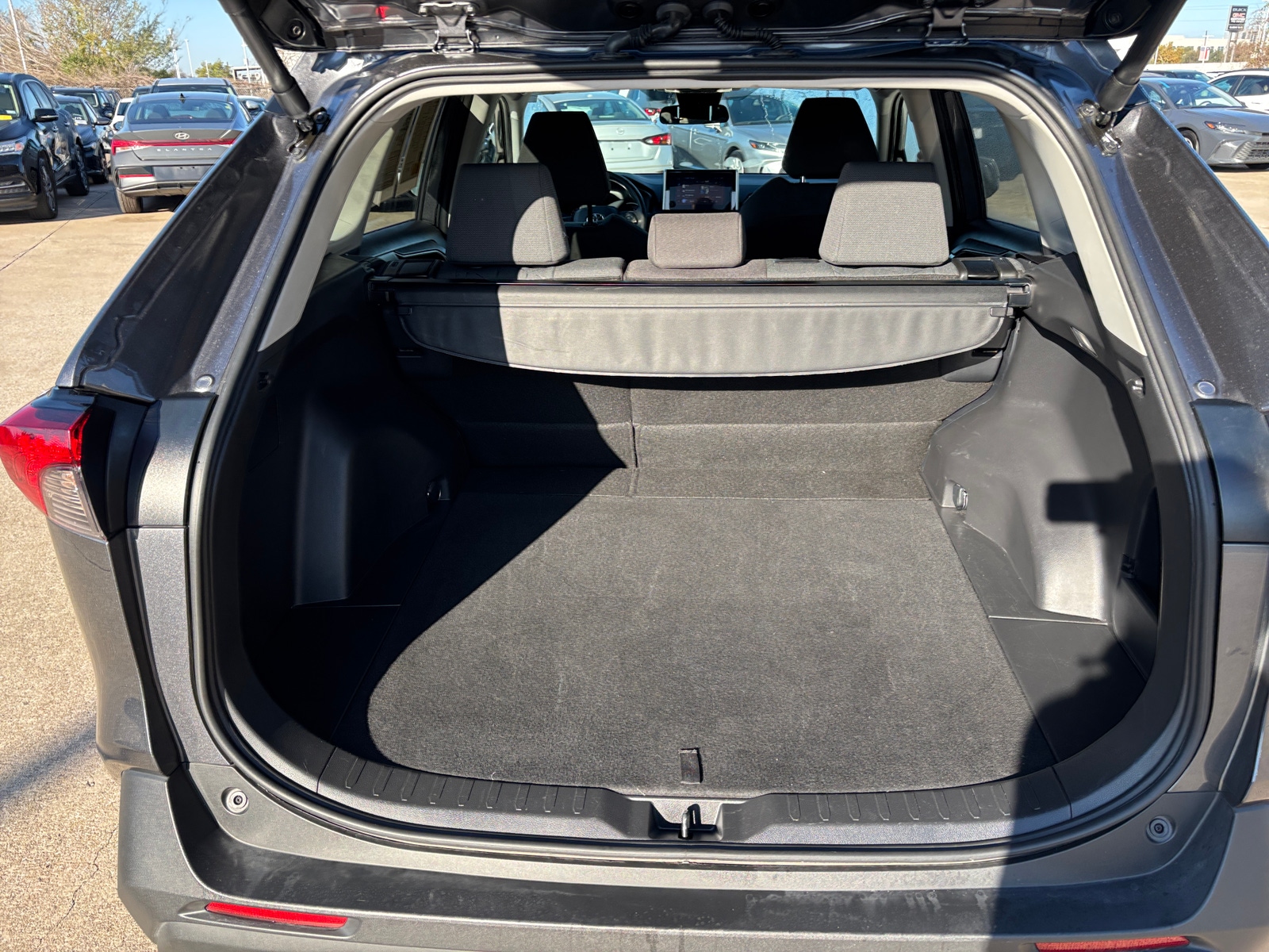 Thumbnail: 2025 Toyota RAV4 - 6