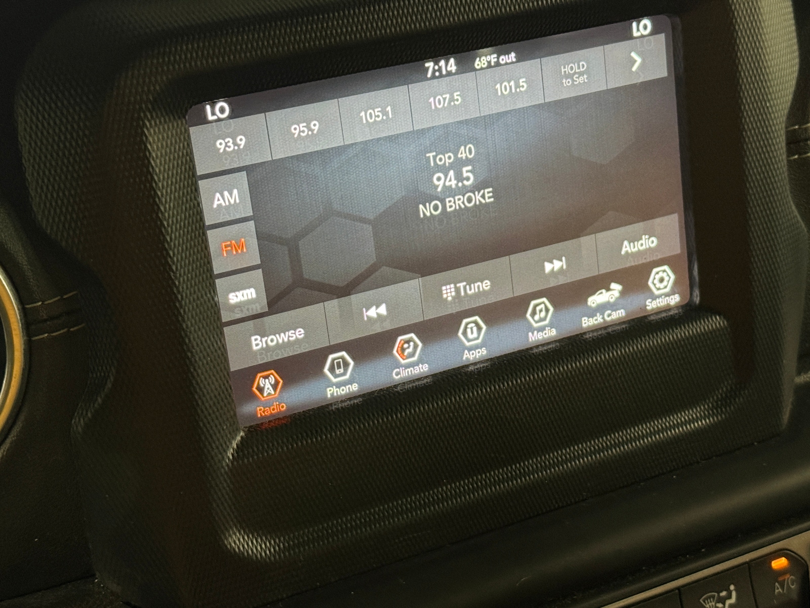 Thumbnail: 2020 Jeep Gladiator - 3