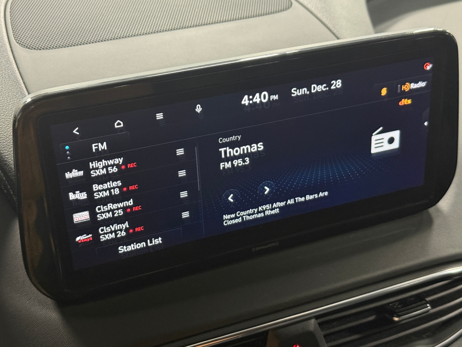 Thumbnail: 2023 Hyundai Santa Fe - 4