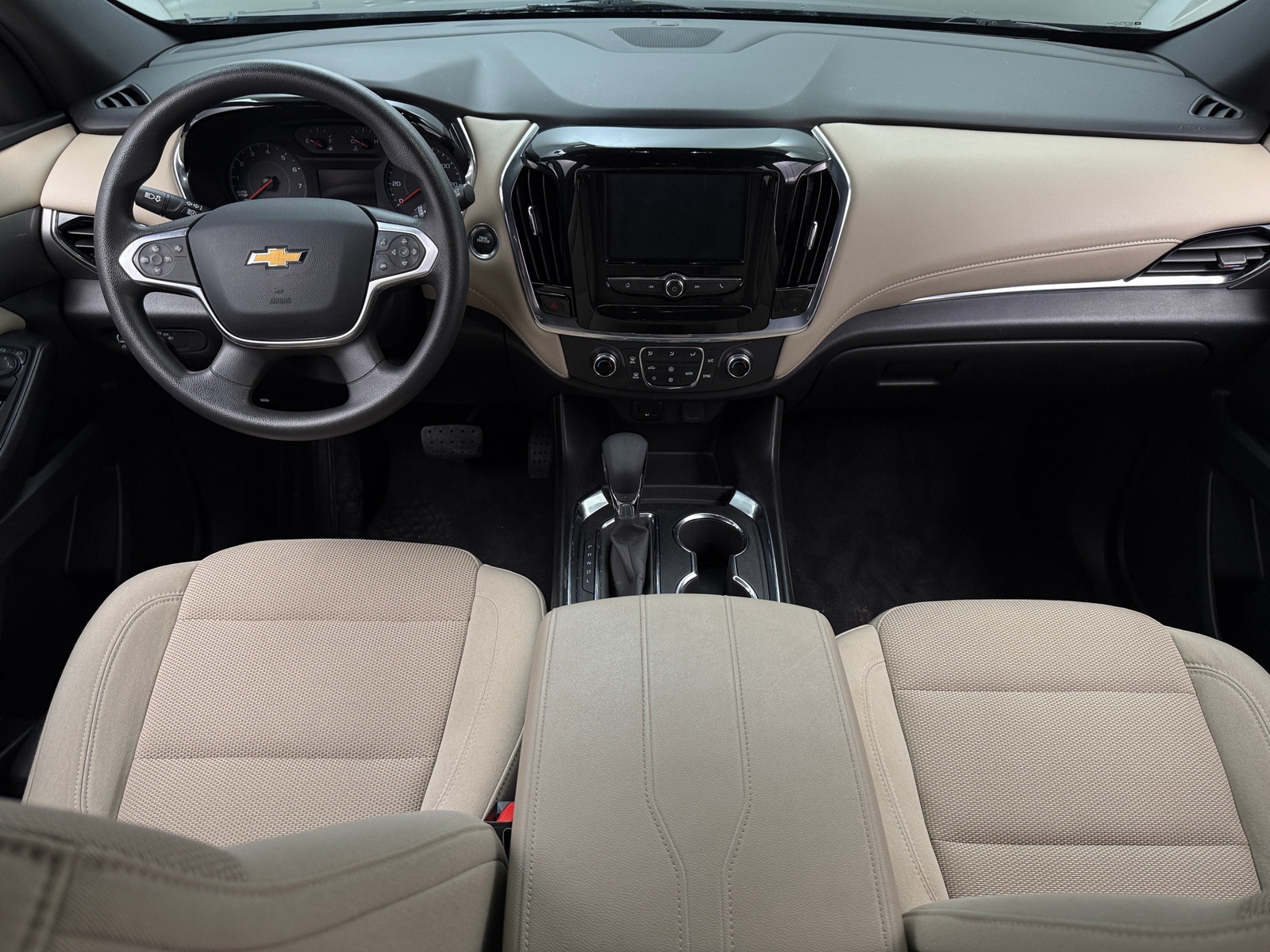 Thumbnail: 2023 Chevrolet Traverse - 3