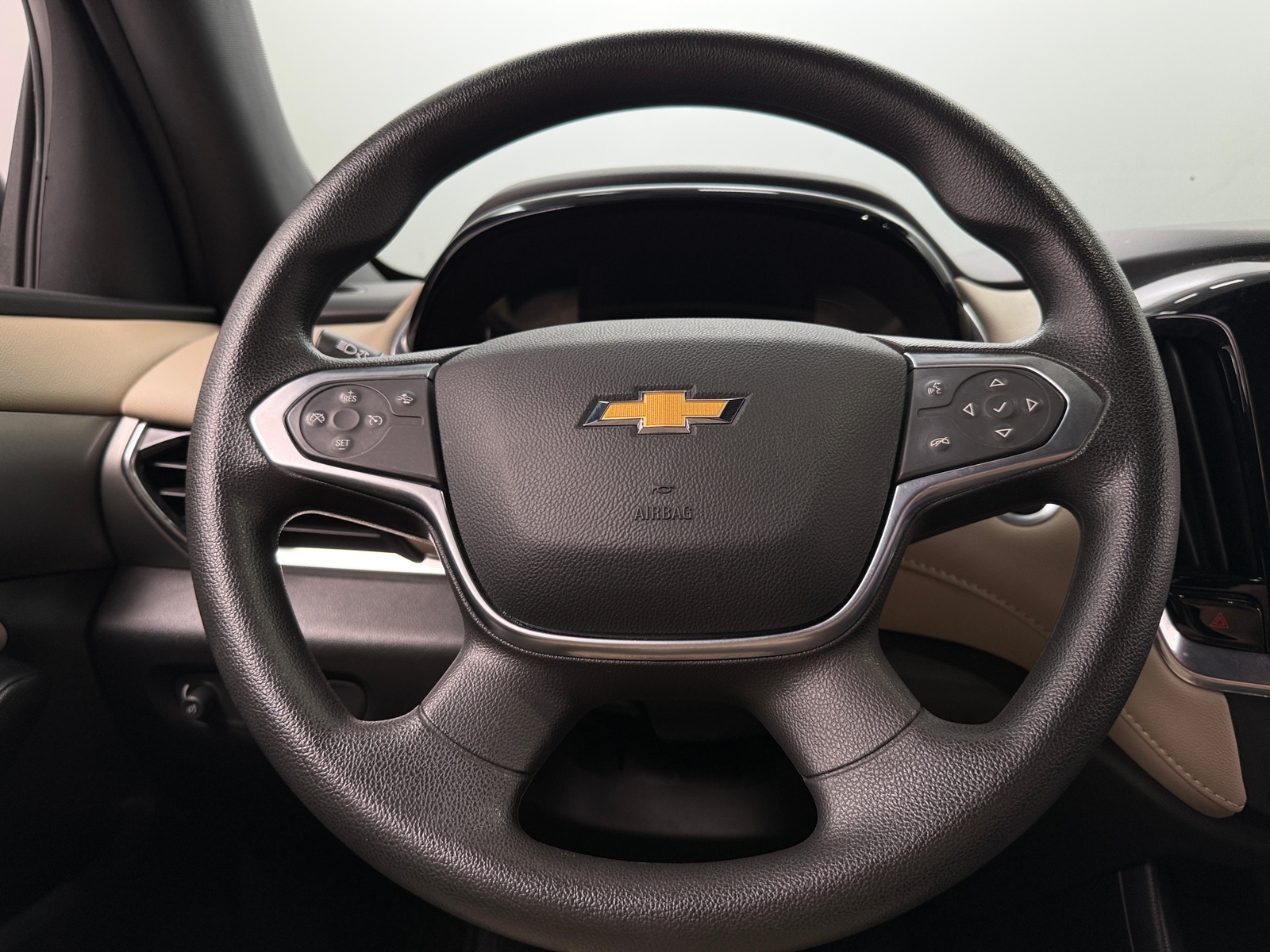 Thumbnail: 2023 Chevrolet Traverse - 5