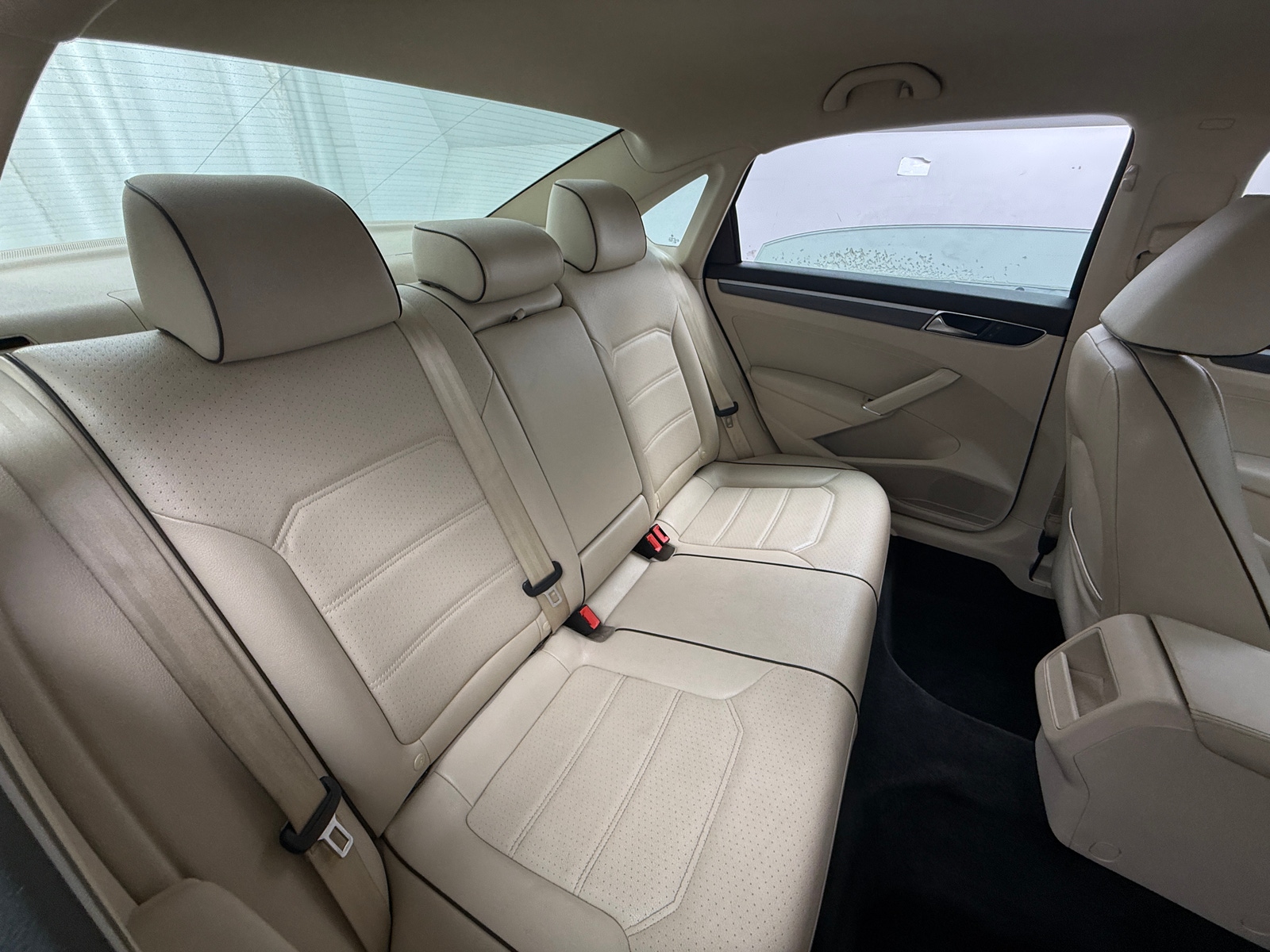 Thumbnail: 2017 Volkswagen Passat - 5