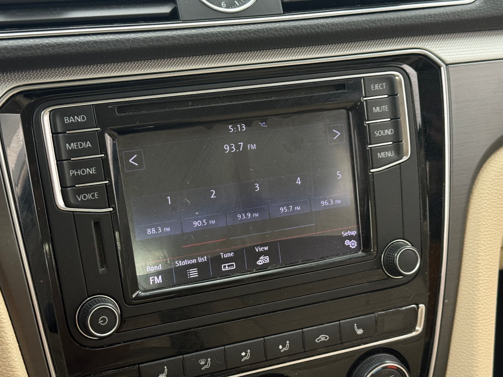 Thumbnail: 2017 Volkswagen Passat - 3