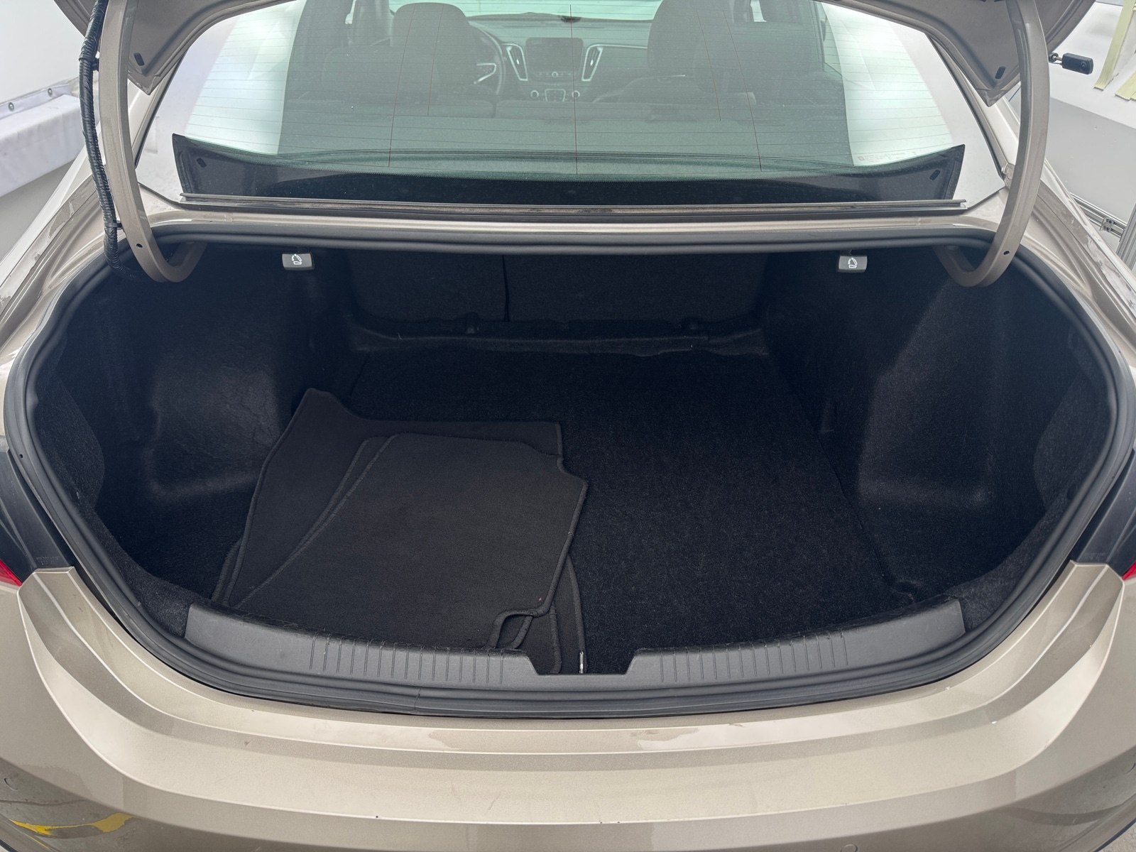 Thumbnail: 2024 Chevrolet Malibu - 7