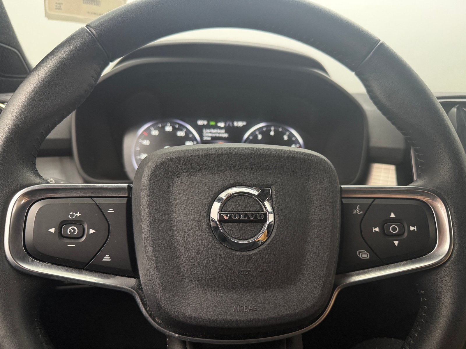 Thumbnail: 2020 Volvo XC40 - 4