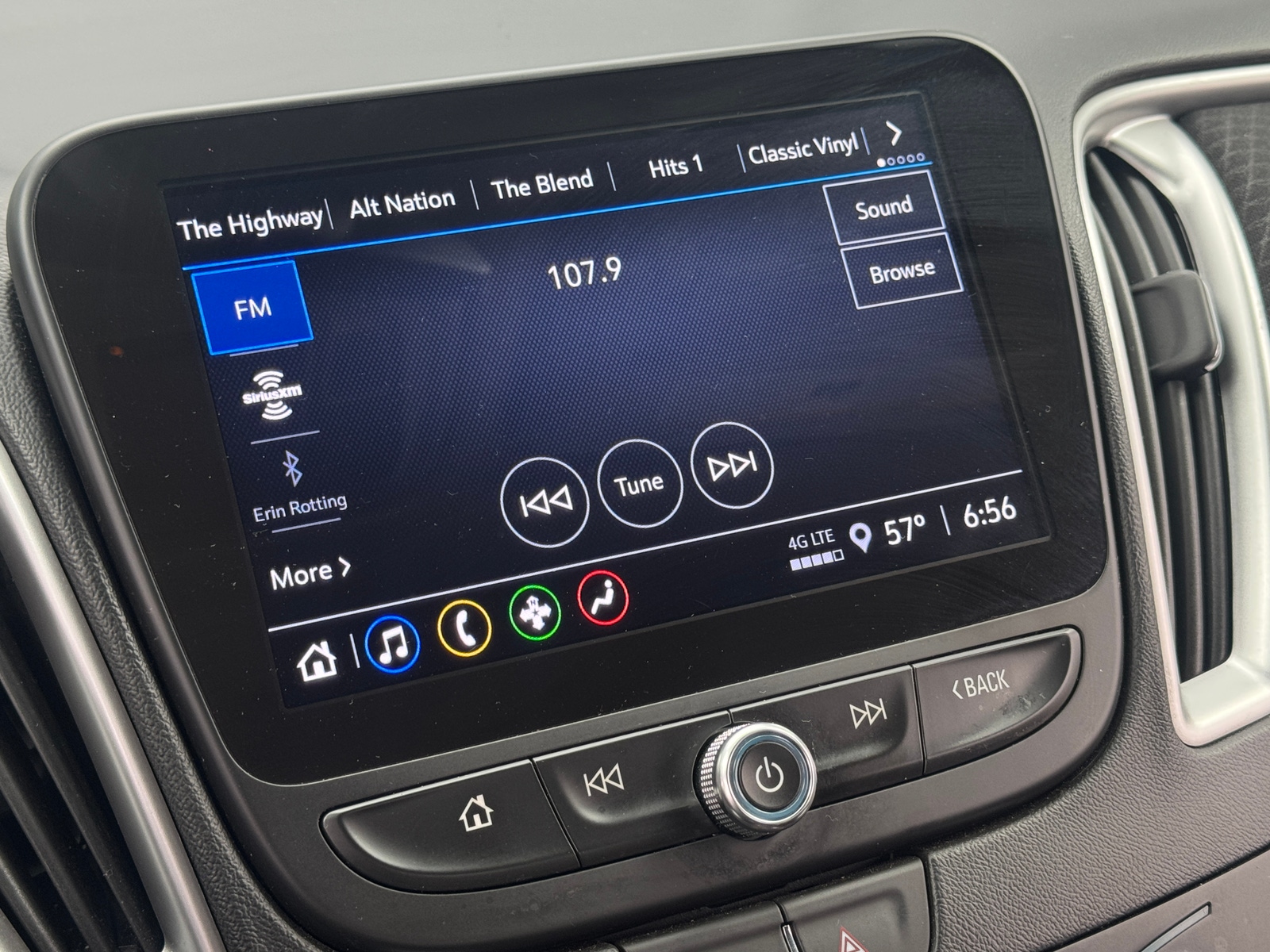 Thumbnail: 2024 Chevrolet Malibu - 4