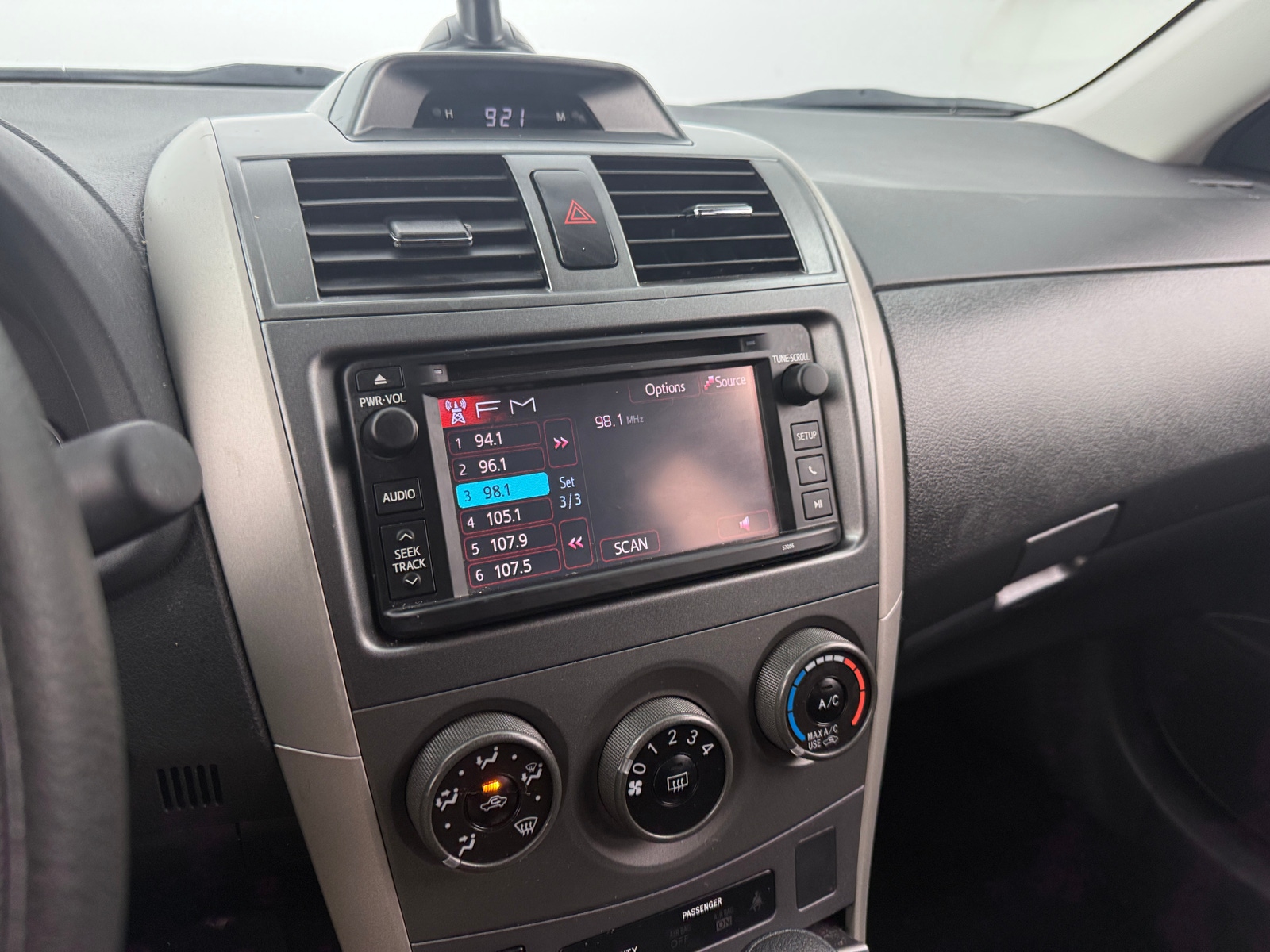 Thumbnail: 2013 Toyota Corolla - 4