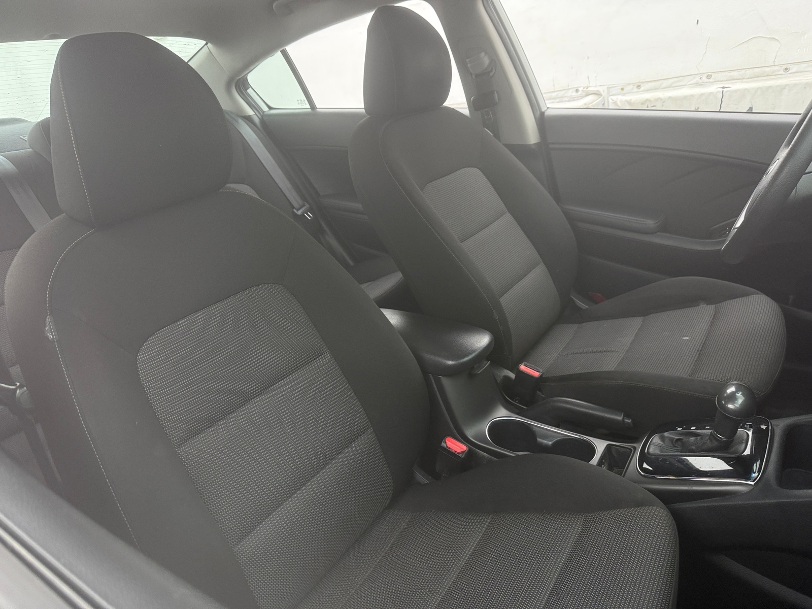 Thumbnail: 2017 Kia Forte - 2