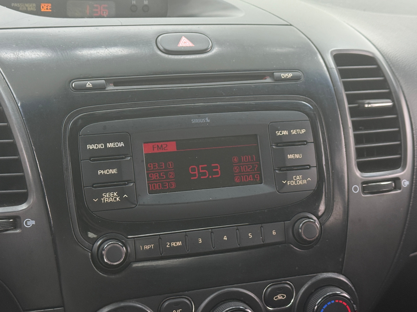 Thumbnail: 2017 Kia Forte - 4