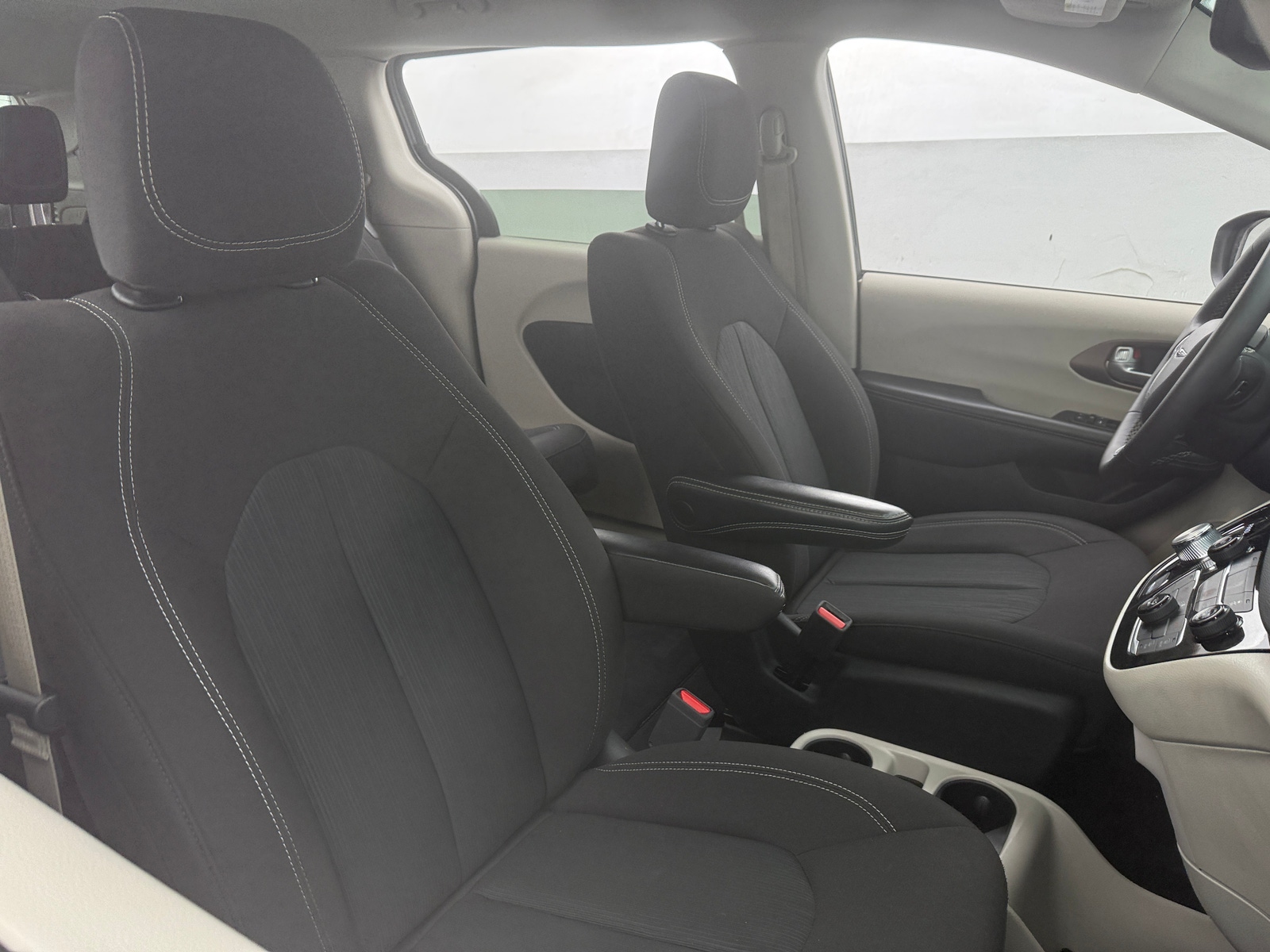 Thumbnail: 2024 Chrysler Voyager - 2