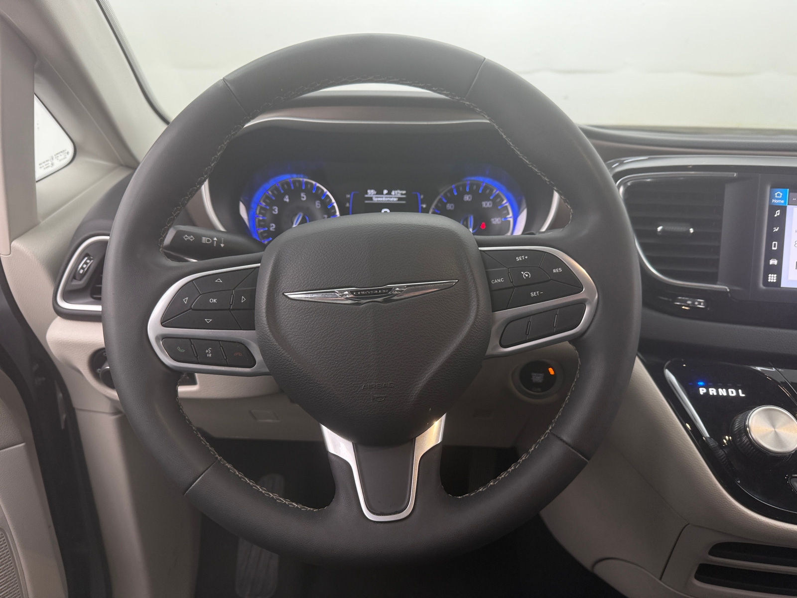 Thumbnail: 2024 Chrysler Voyager - 5