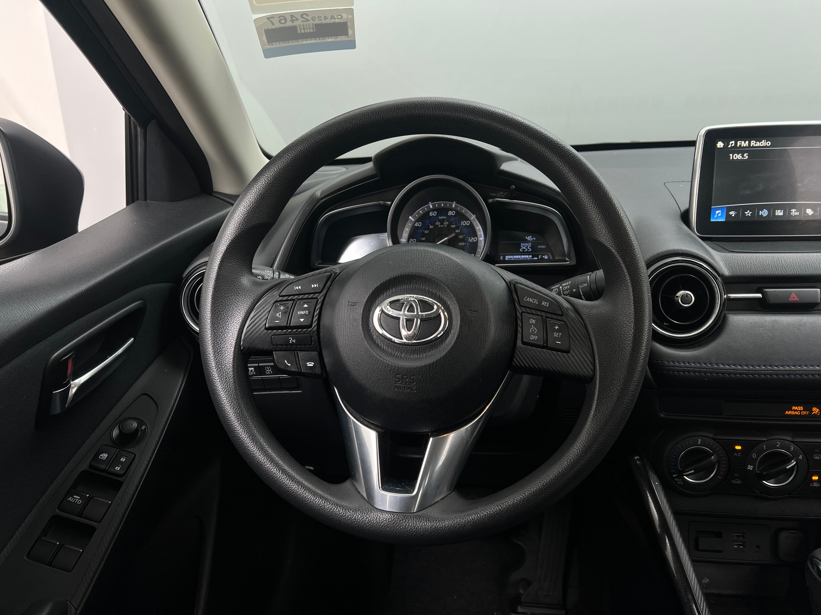 Thumbnail: 2017 Toyota Yaris iA - 5