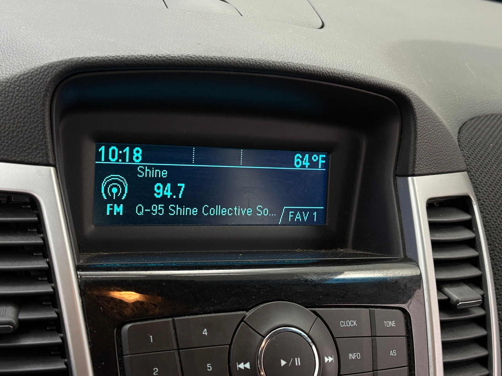 Thumbnail: 2013 Chevrolet Cruze - 4