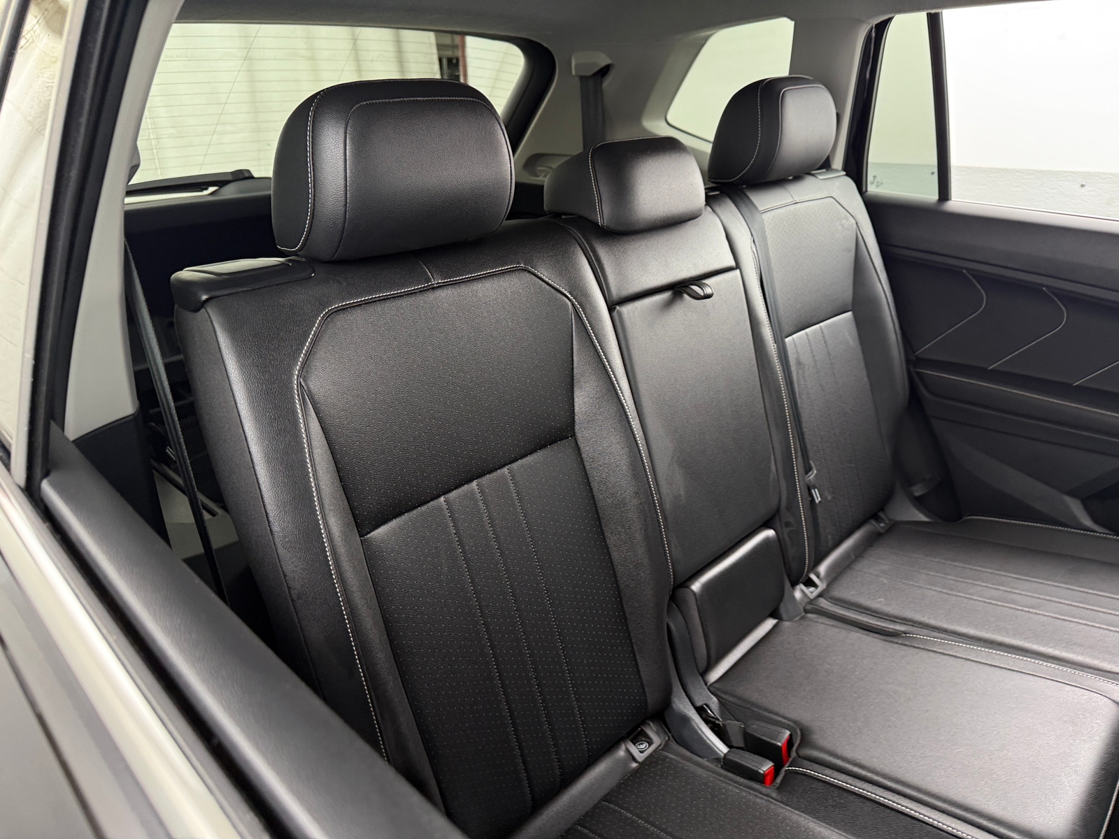 Thumbnail: 2023 Volkswagen Tiguan - 5