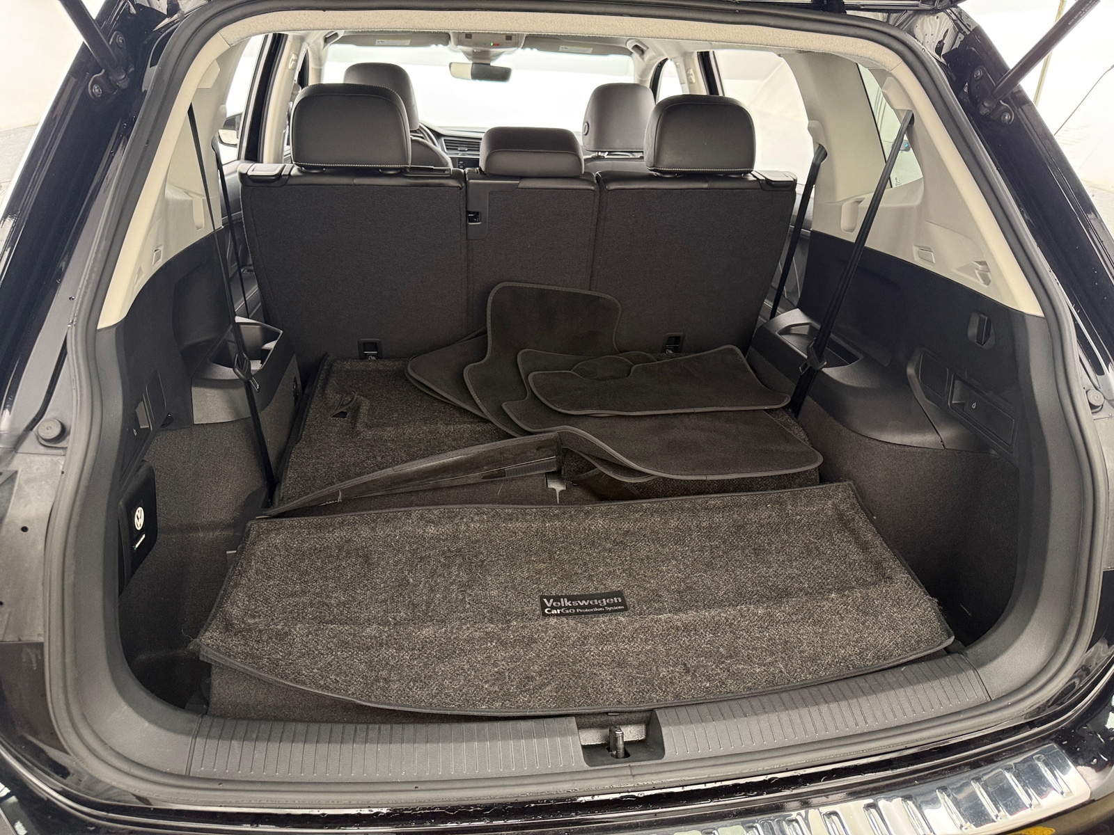 Thumbnail: 2023 Volkswagen Tiguan - 6