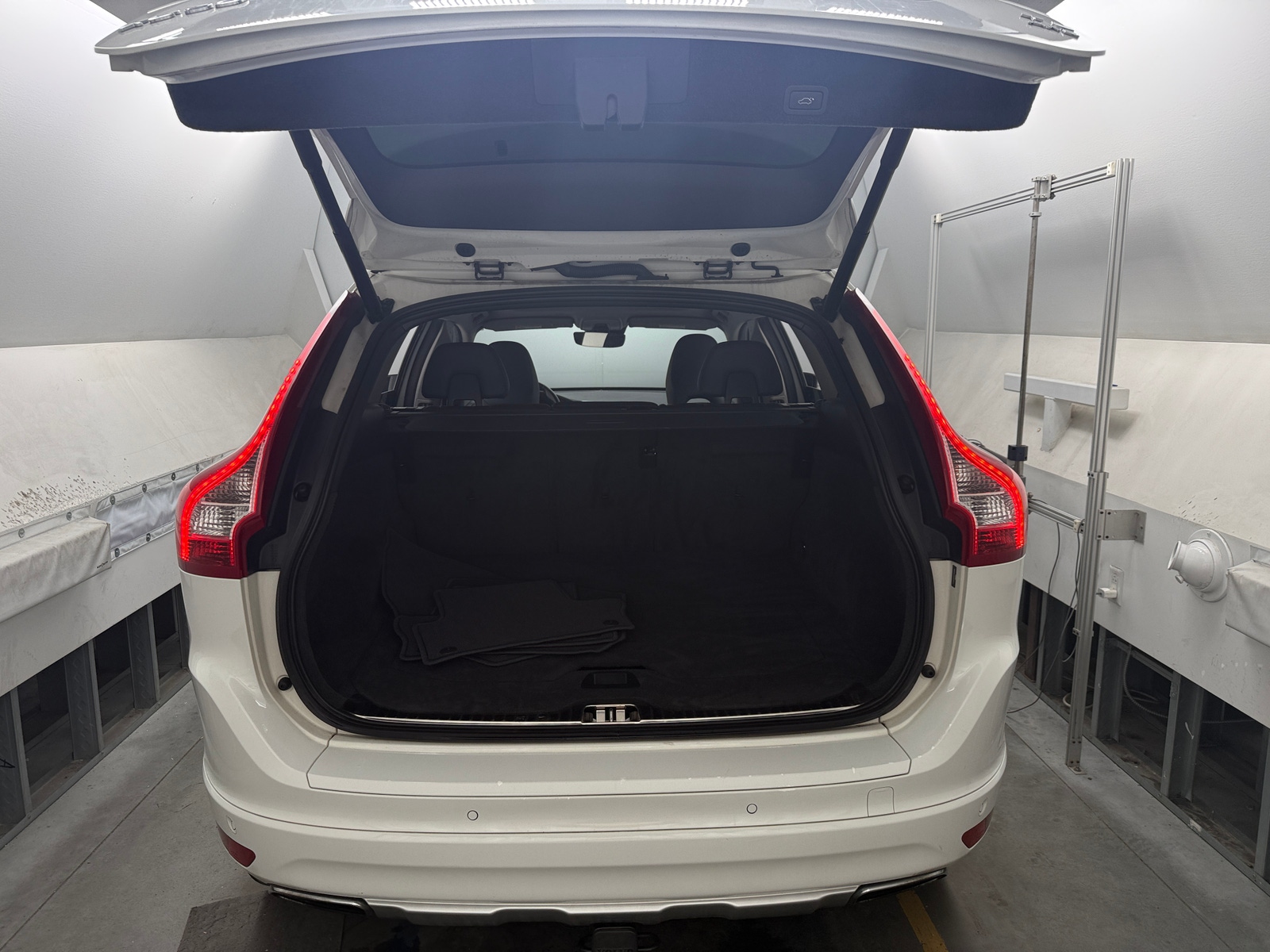 Thumbnail: 2015 Volvo XC60 - 6