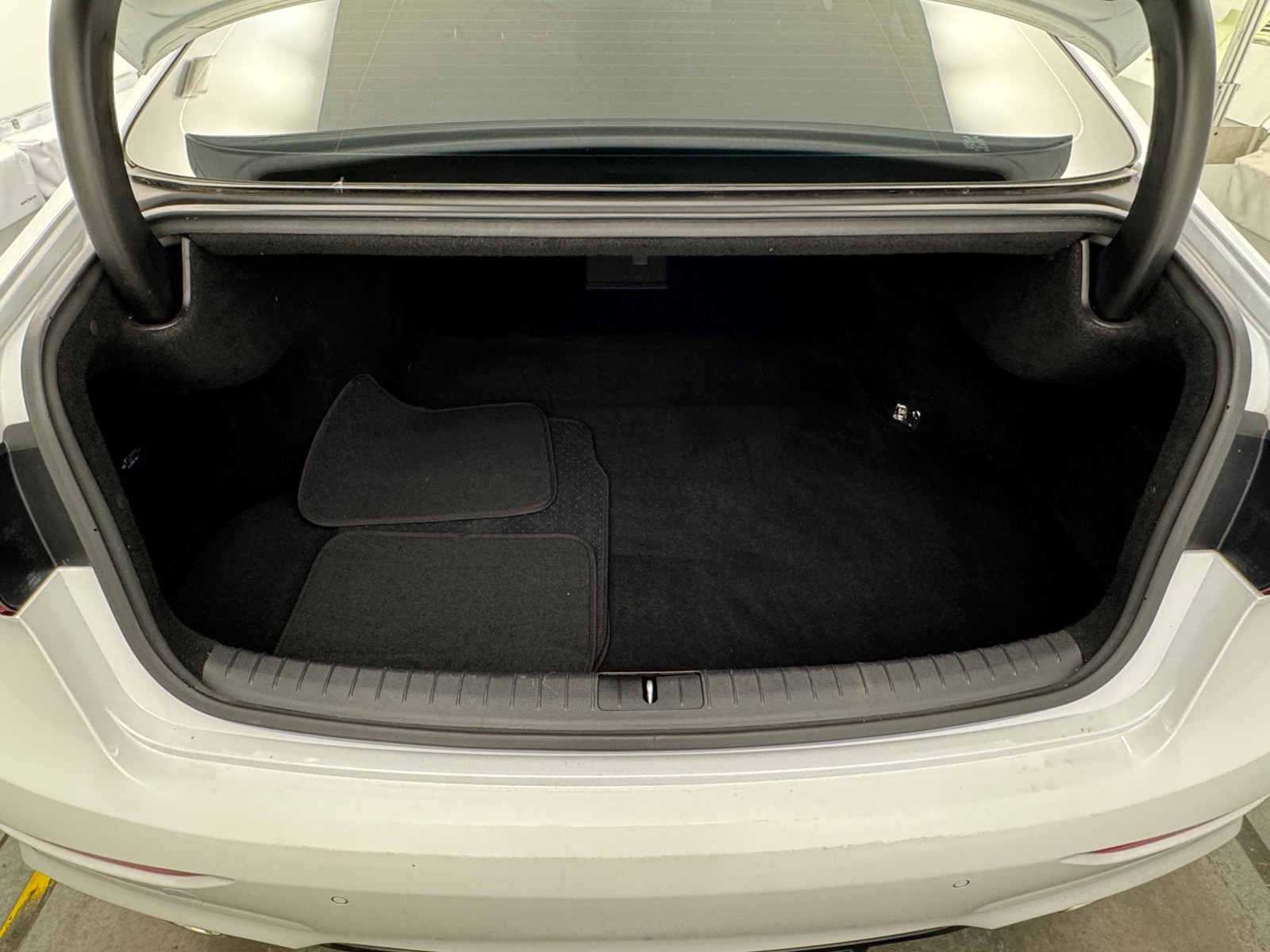 Thumbnail: 2018 Genesis G80 - 6