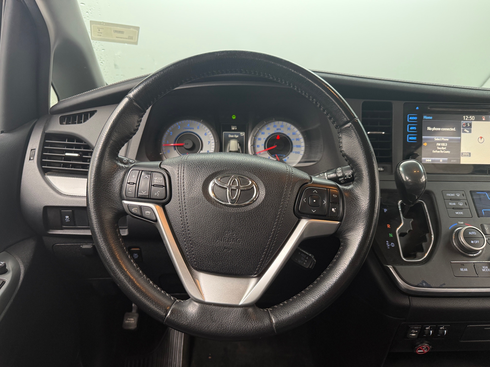 Thumbnail: 2015 Toyota Sienna - 4