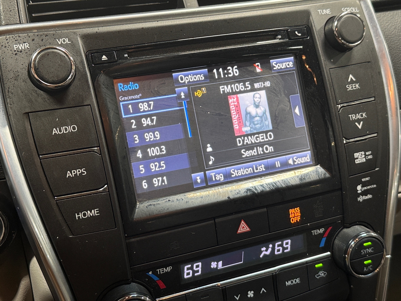 Thumbnail: 2015 Toyota Camry - 3