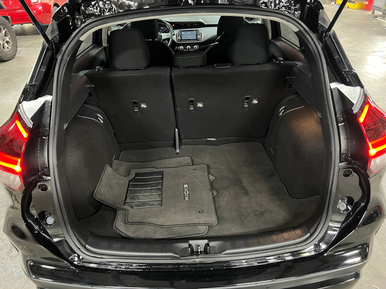 Thumbnail: 2022 Nissan Kicks - 7