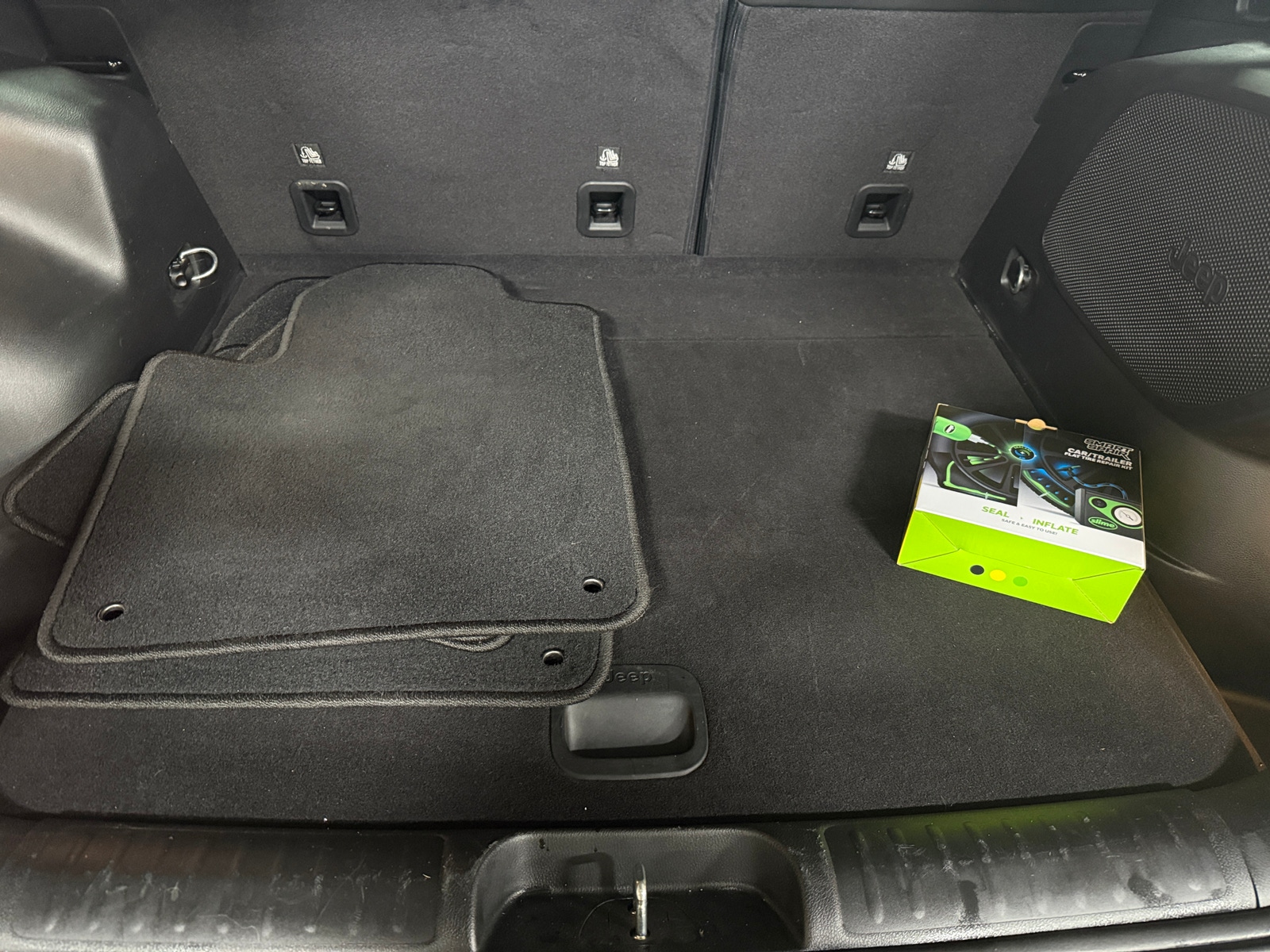 Thumbnail: 2021 Jeep Cherokee - 6