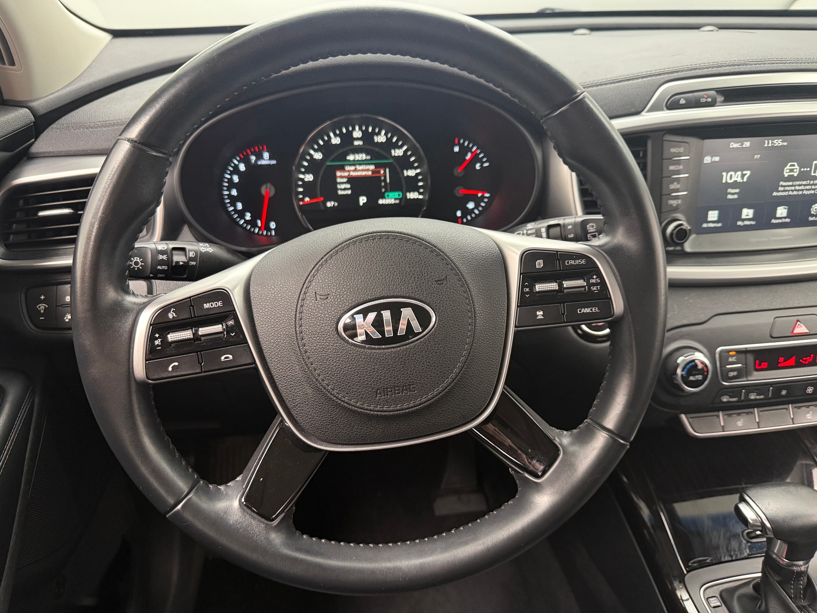 Thumbnail: 2019 Kia Sorento - 4
