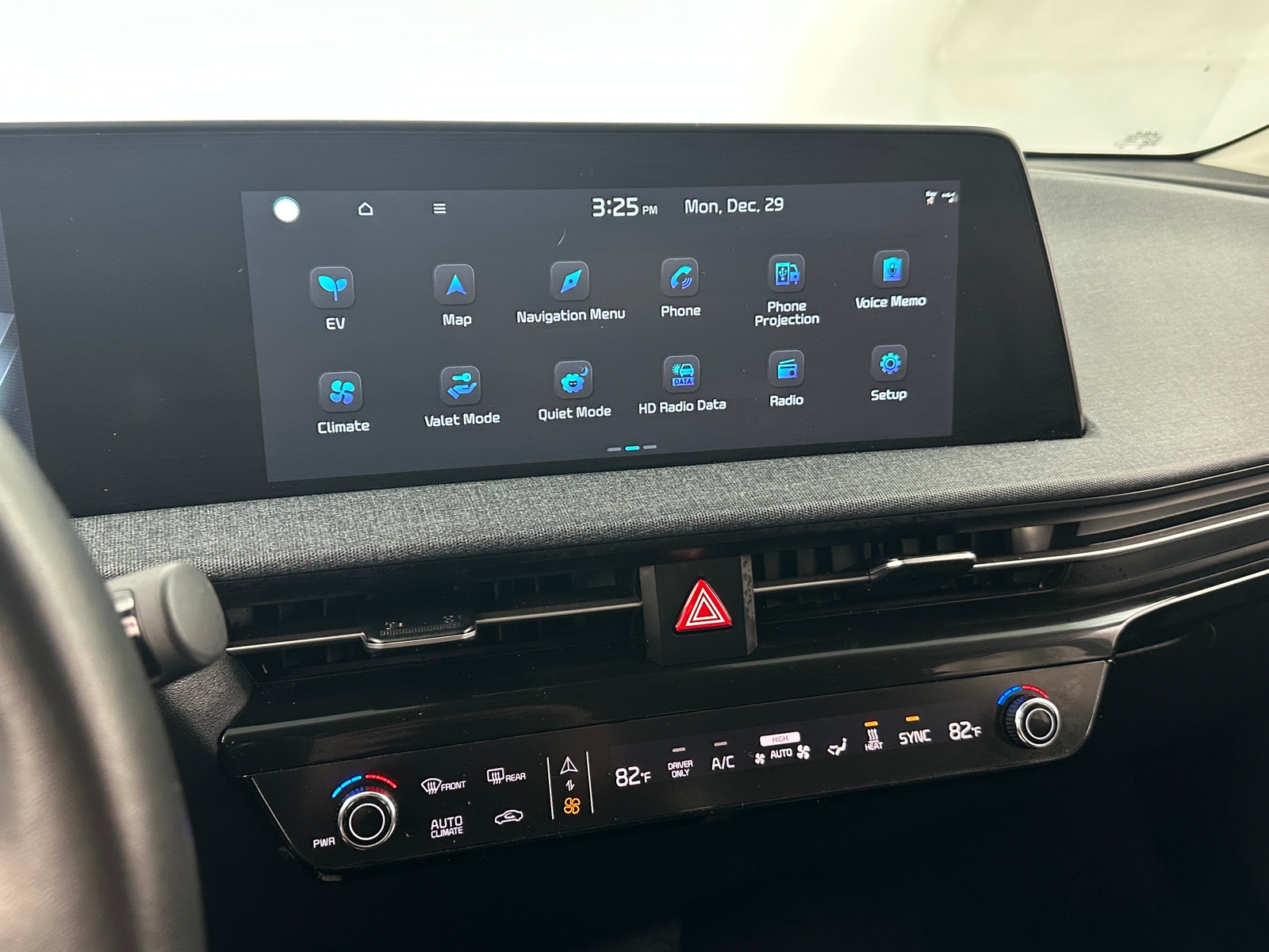 Thumbnail: 2024 Kia EV6 - 4