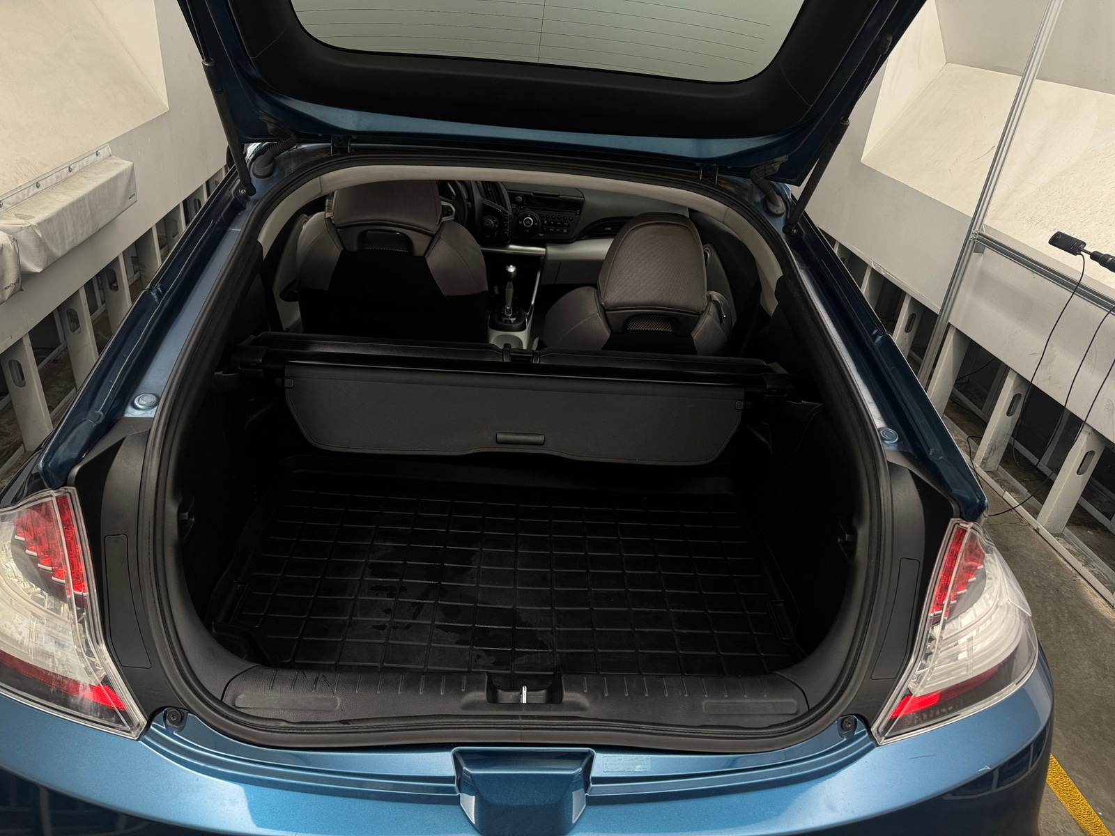 Thumbnail: 2011 Honda CR-Z - 6