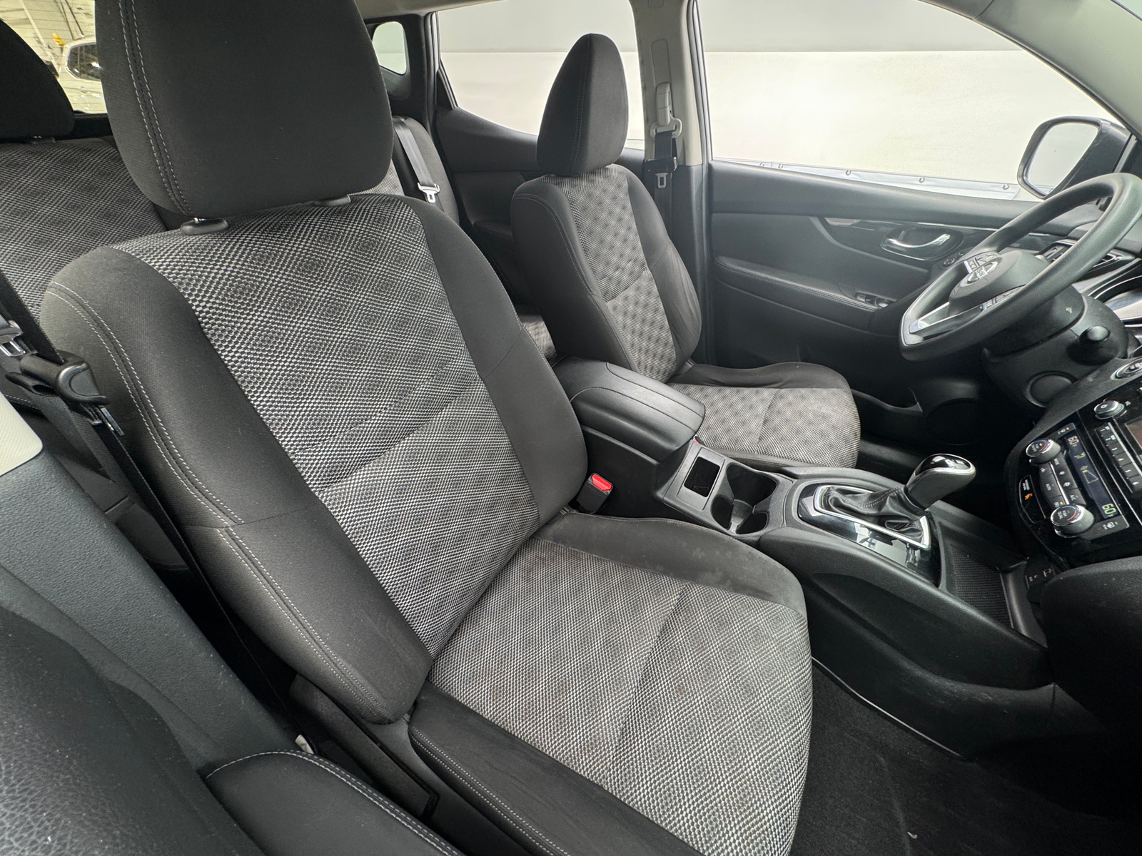 Thumbnail: 2017 Nissan Rogue Sport - 2