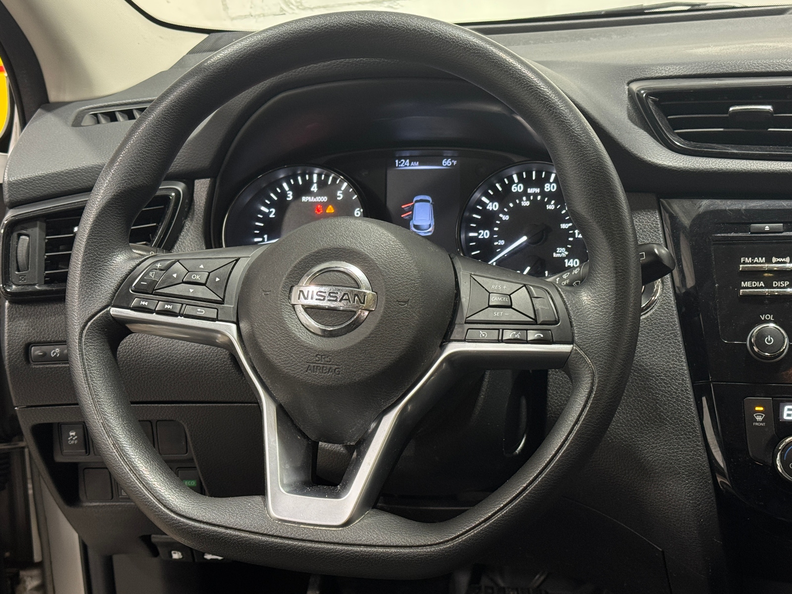 Thumbnail: 2017 Nissan Rogue Sport - 5