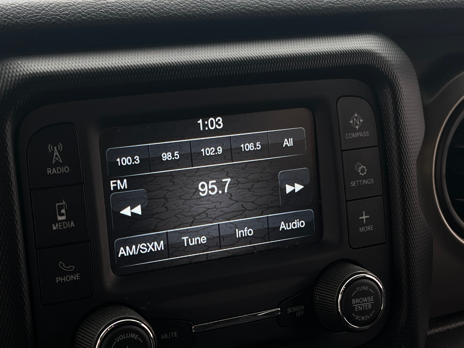 Thumbnail: 2019 Jeep Wrangler - 4