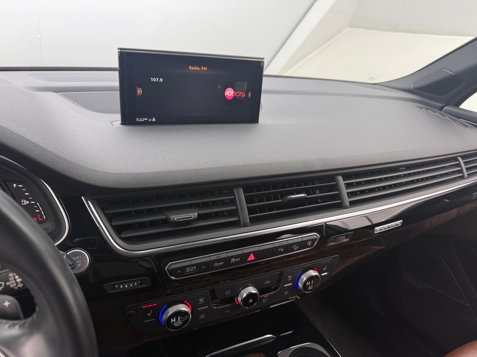 Thumbnail: 2017 Audi Q7 - 3