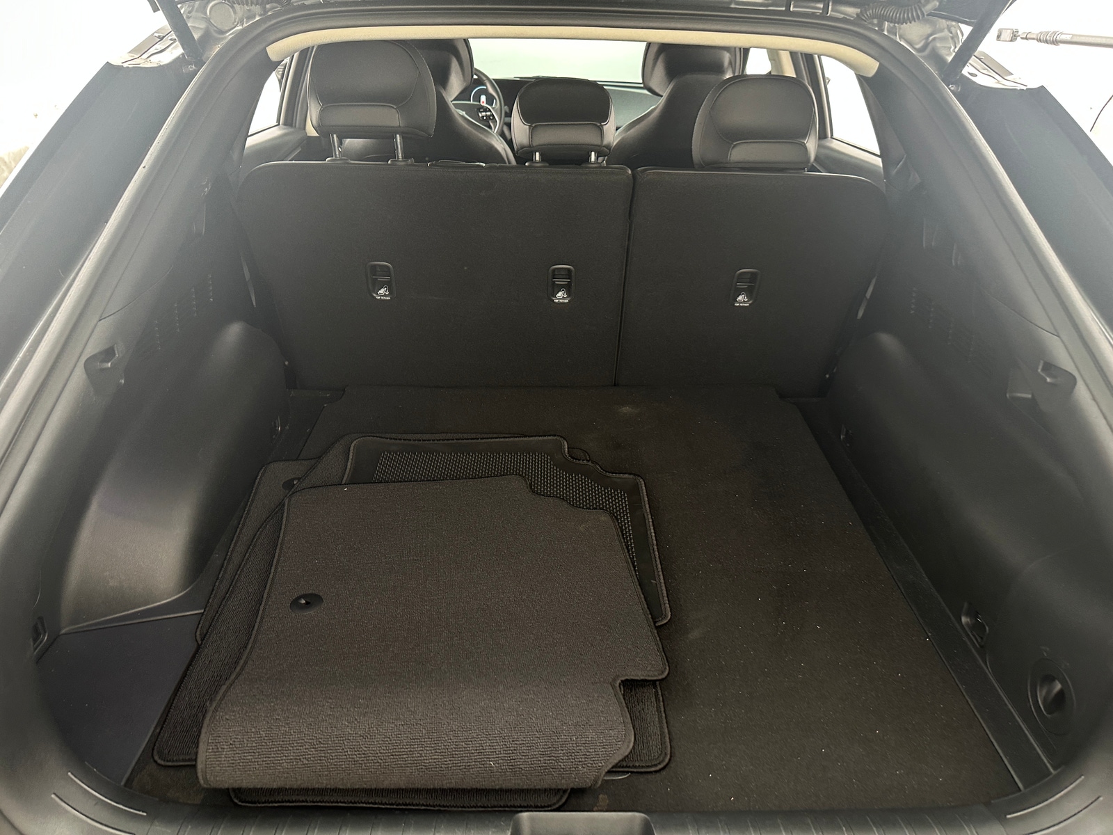 Thumbnail: 2024 Kia EV6 - 7