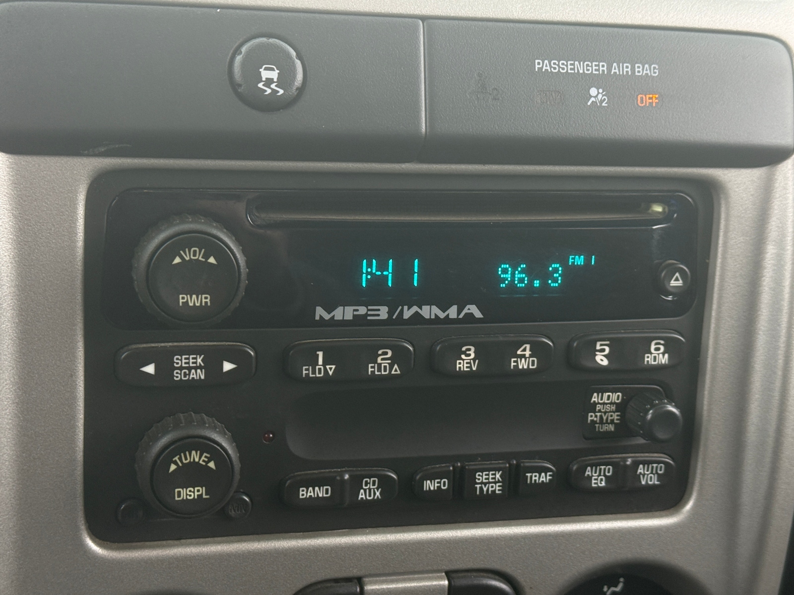 Thumbnail: 2010 Chevrolet Colorado - 3