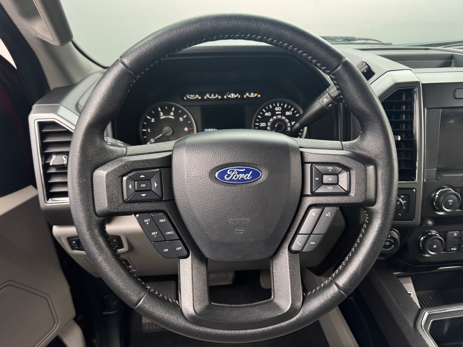 Thumbnail: 2019 Ford Econoline - 5