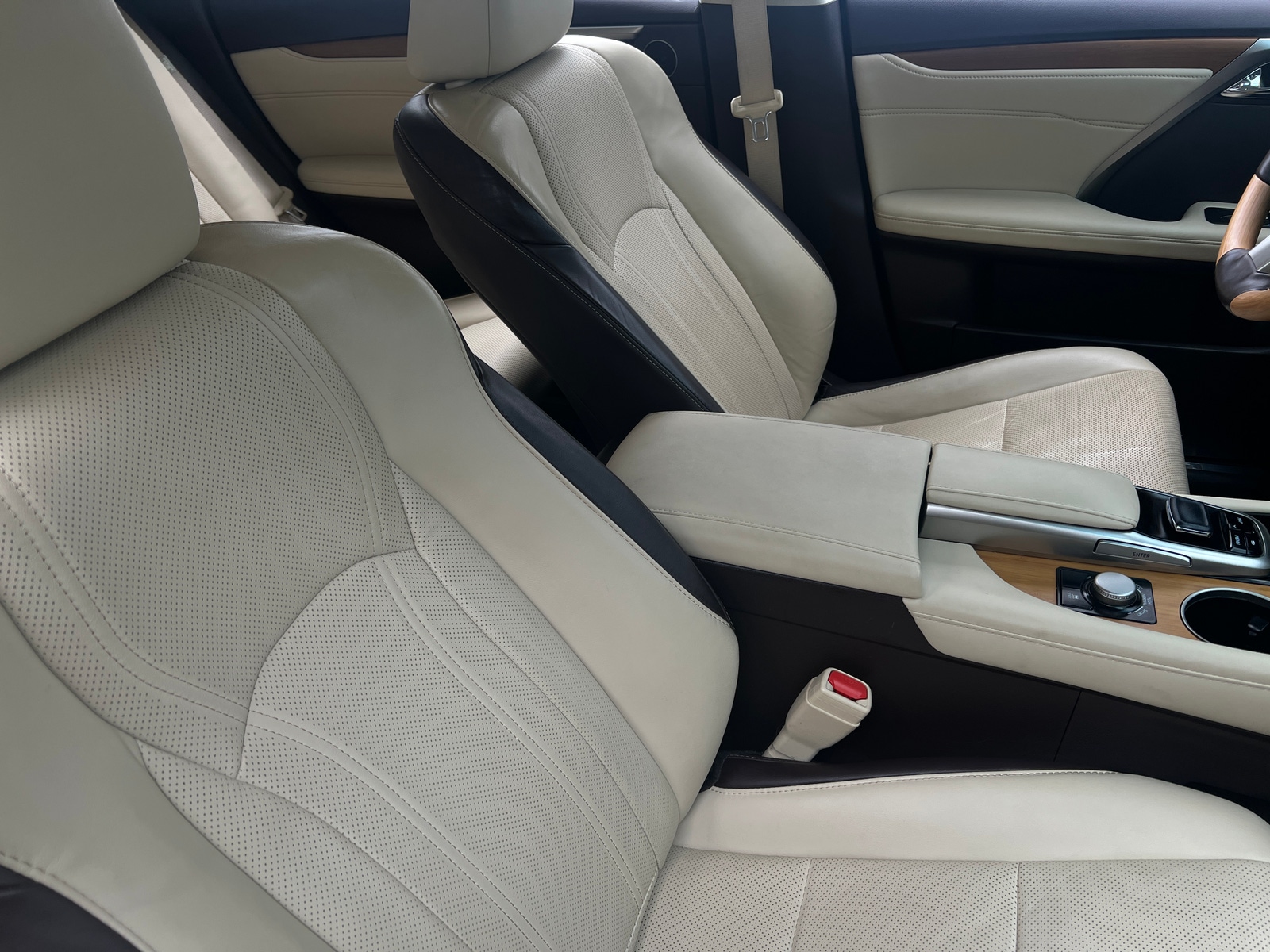 Thumbnail: 2017 Lexus RX - 2