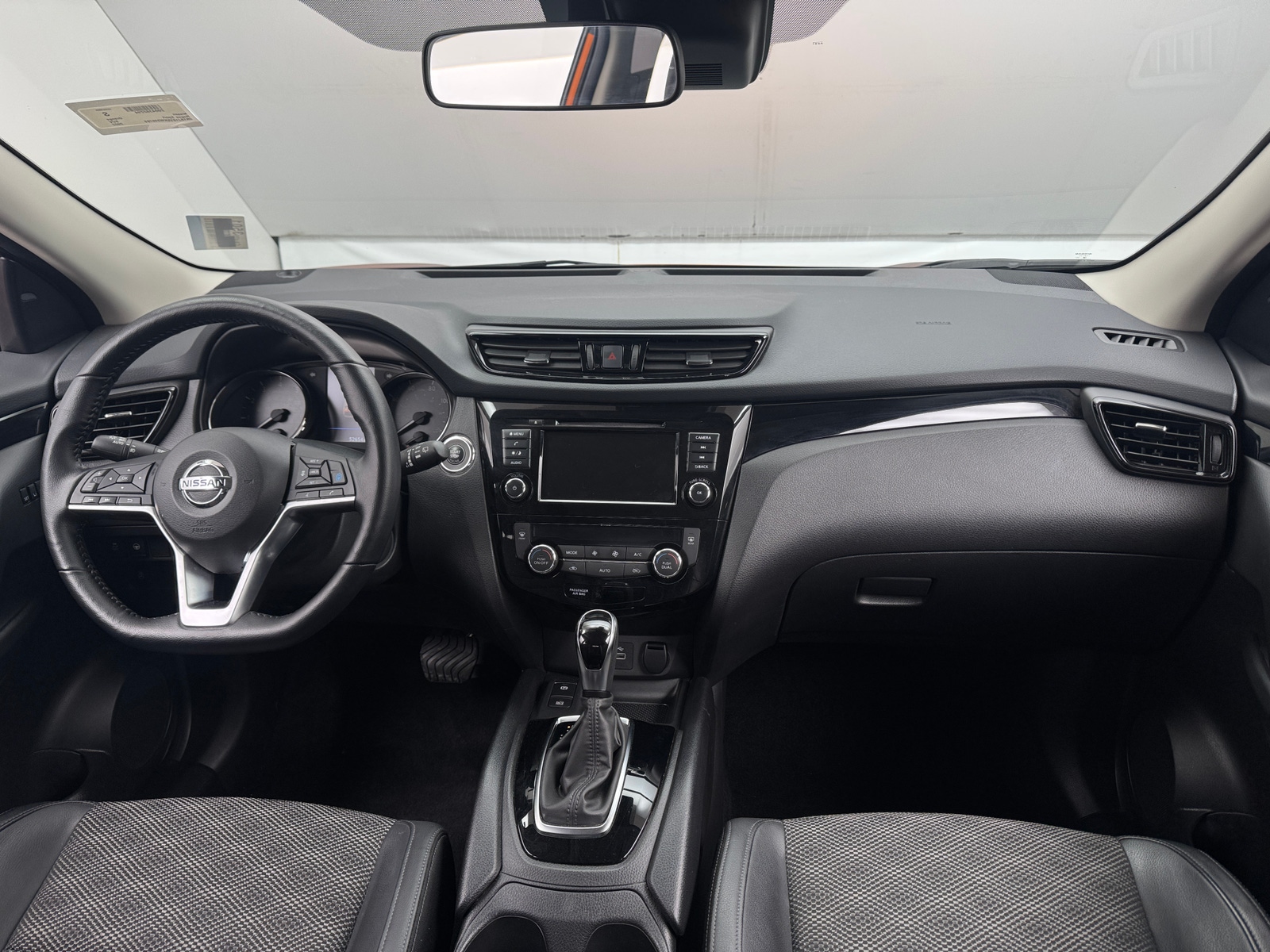 Thumbnail: 2022 Nissan Rogue Sport - 3