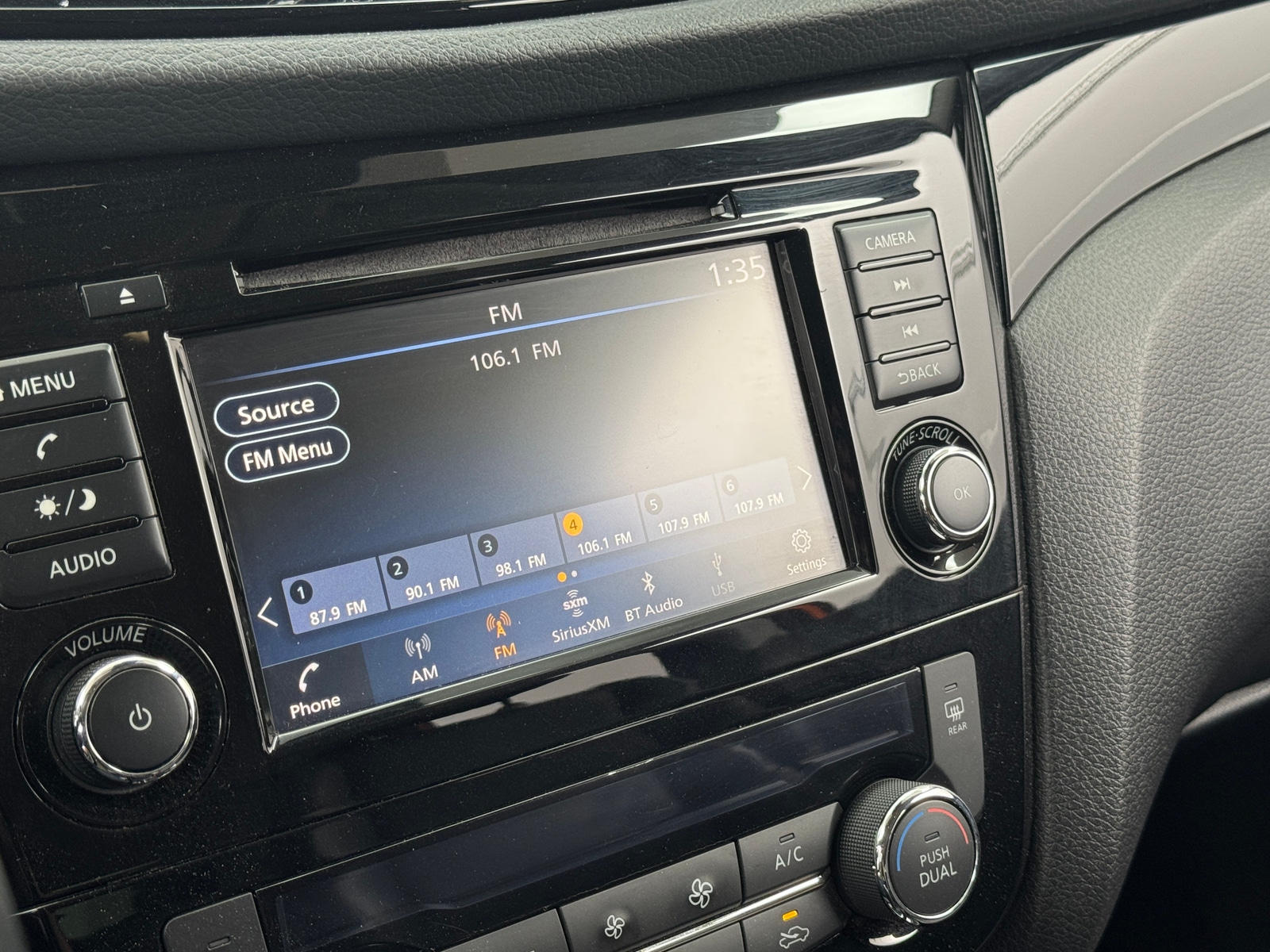 Thumbnail: 2022 Nissan Rogue Sport - 4