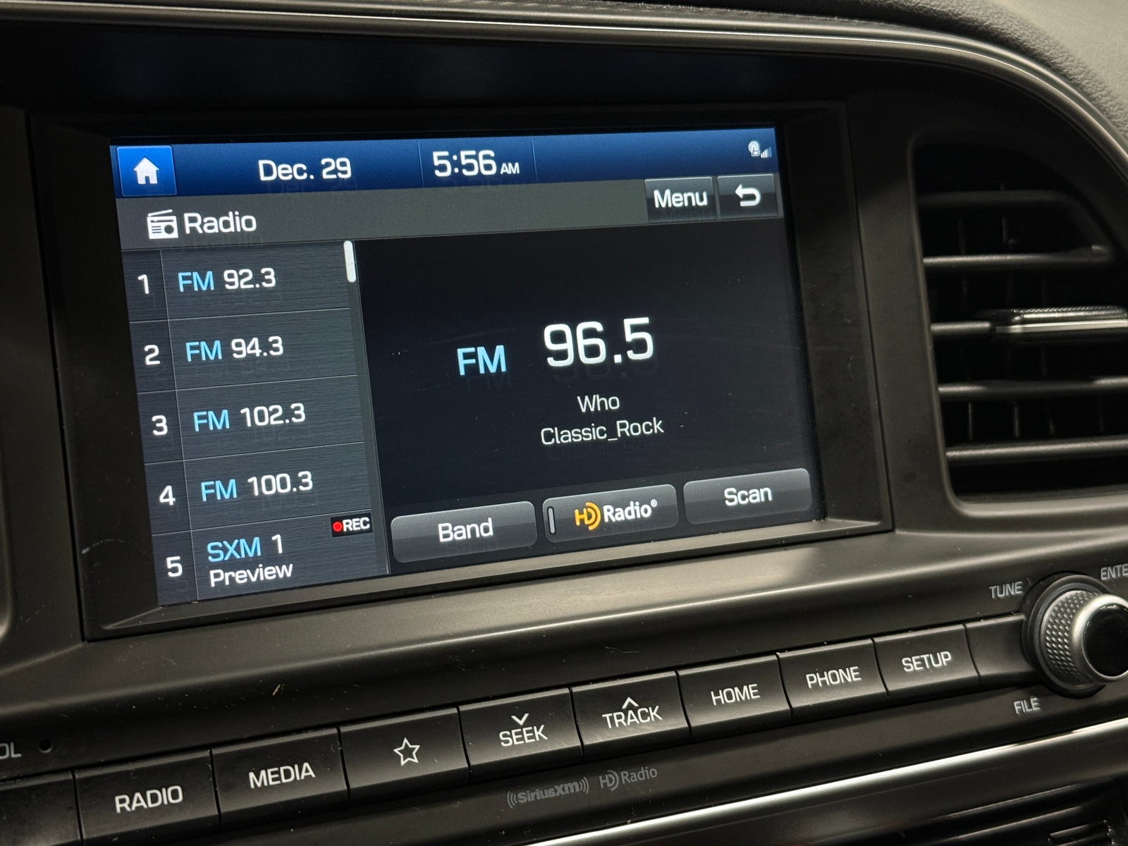 Thumbnail: 2020 Hyundai Elantra - 4