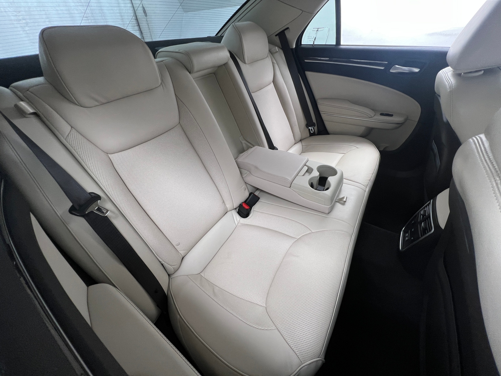 Thumbnail: 2021 Chrysler 300 - 5