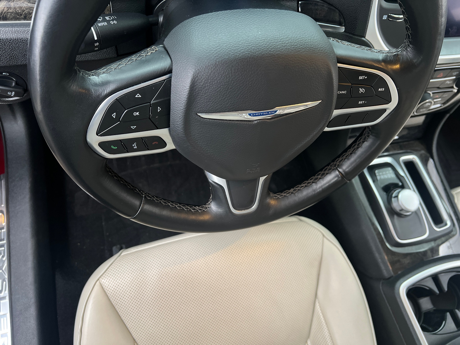 Thumbnail: 2021 Chrysler 300 - 4