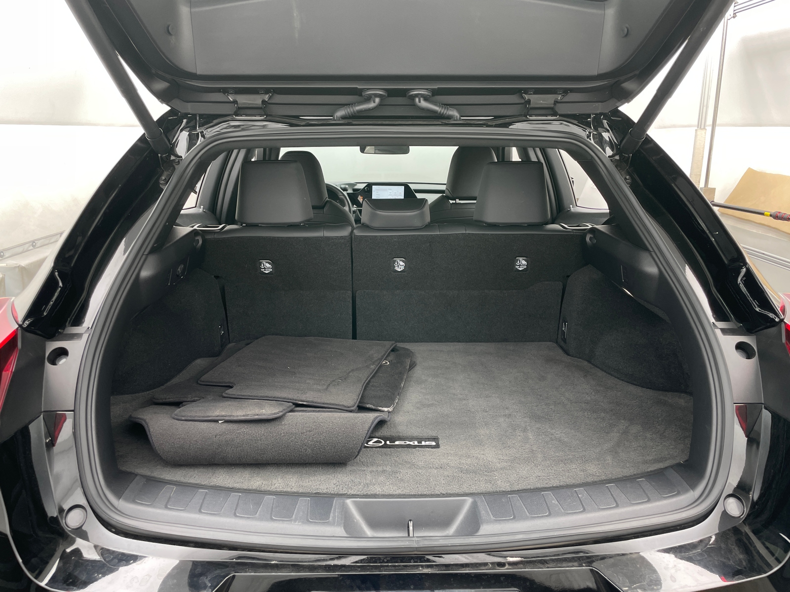 Thumbnail: 2024 Lexus UX - 6