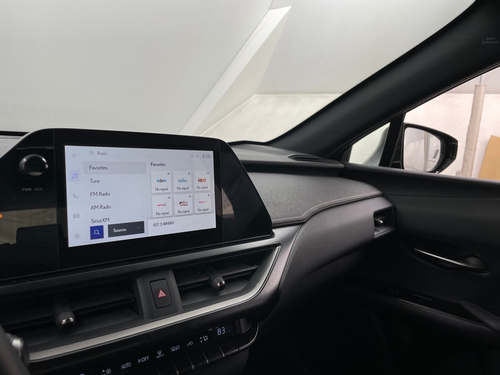 Thumbnail: 2024 Lexus UX - 3