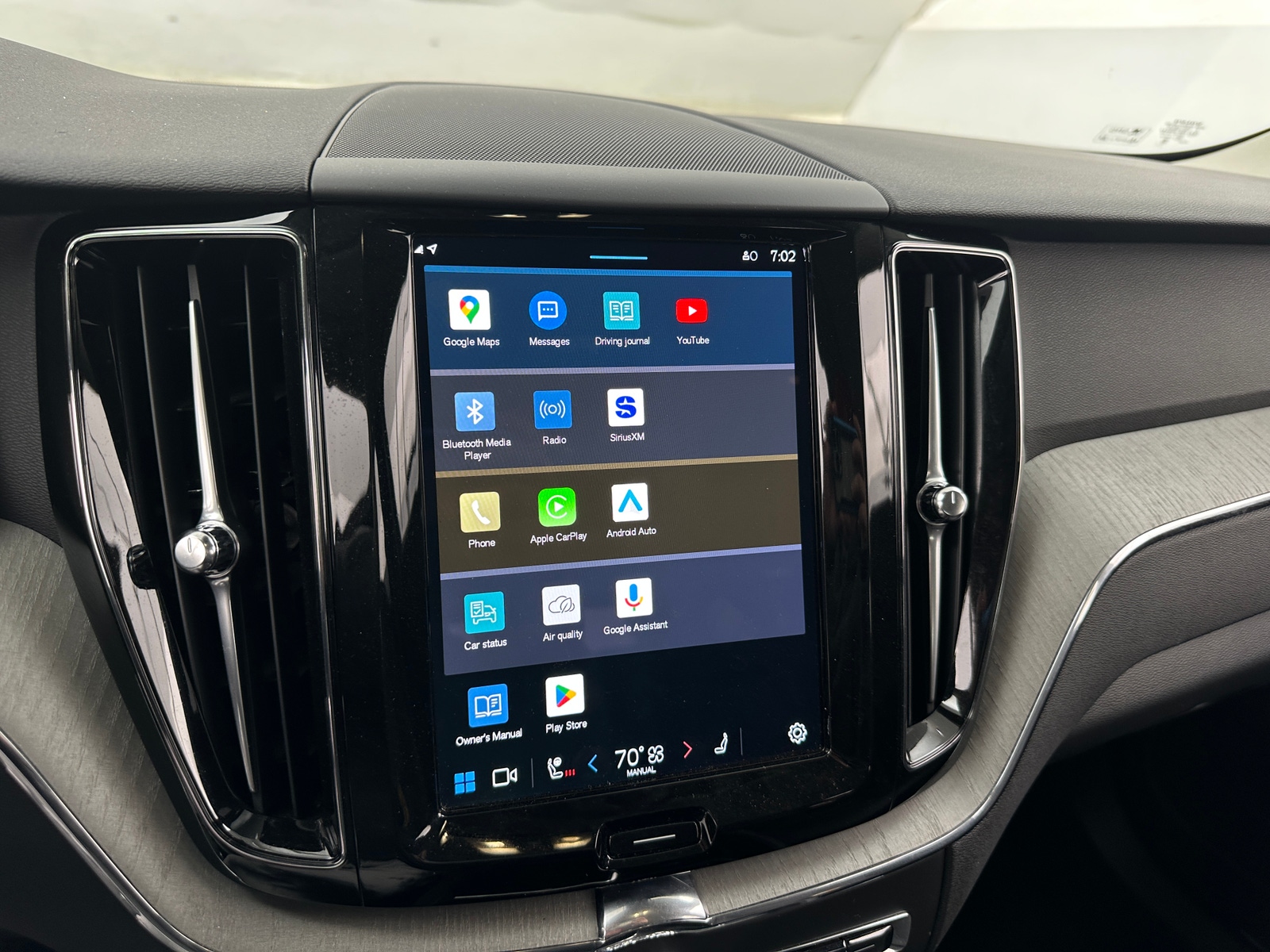 Thumbnail: 2025 Volvo XC60 - 3