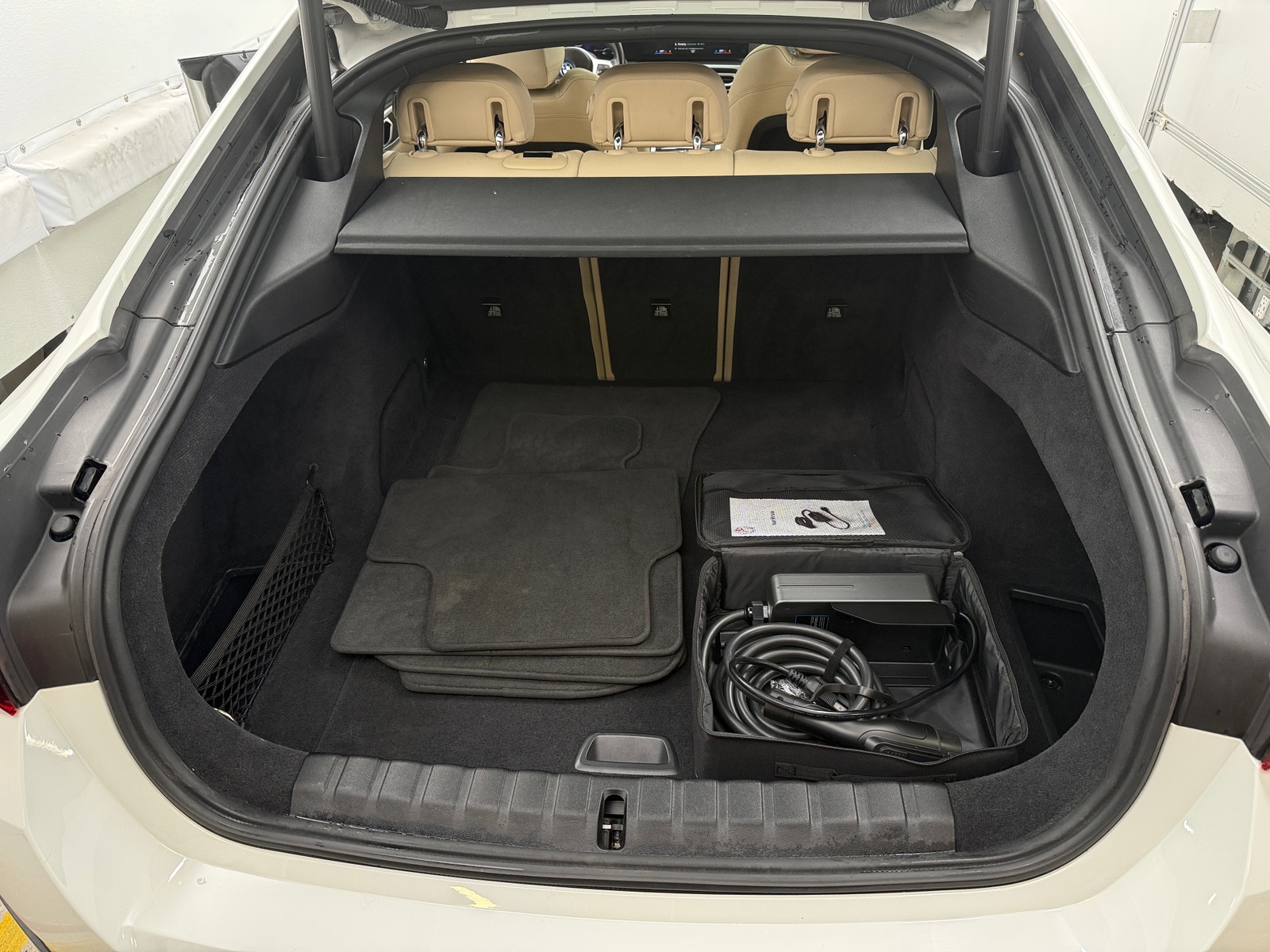 Thumbnail: 2023 BMW i4 - 6