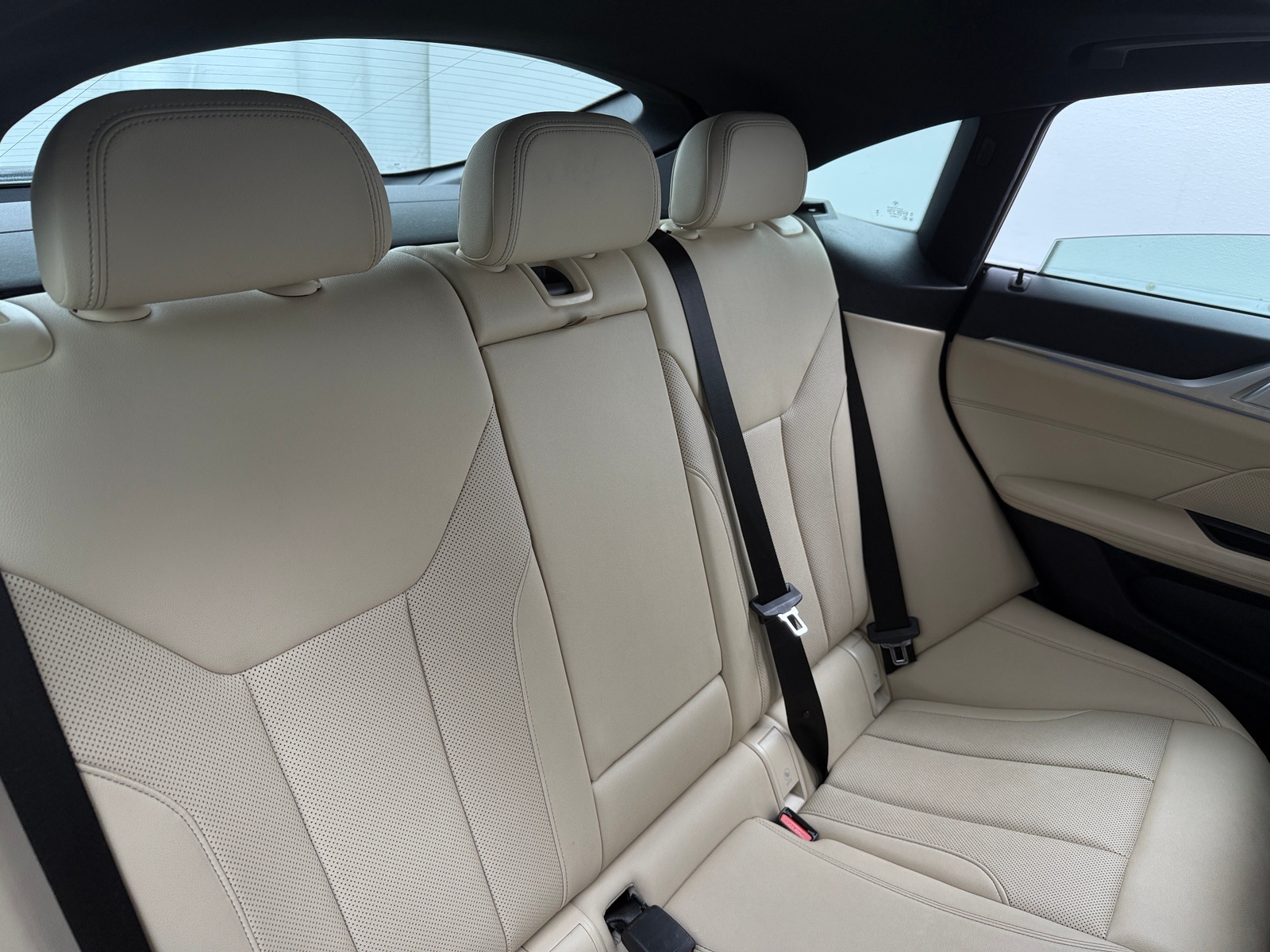 Thumbnail: 2023 BMW i4 - 5