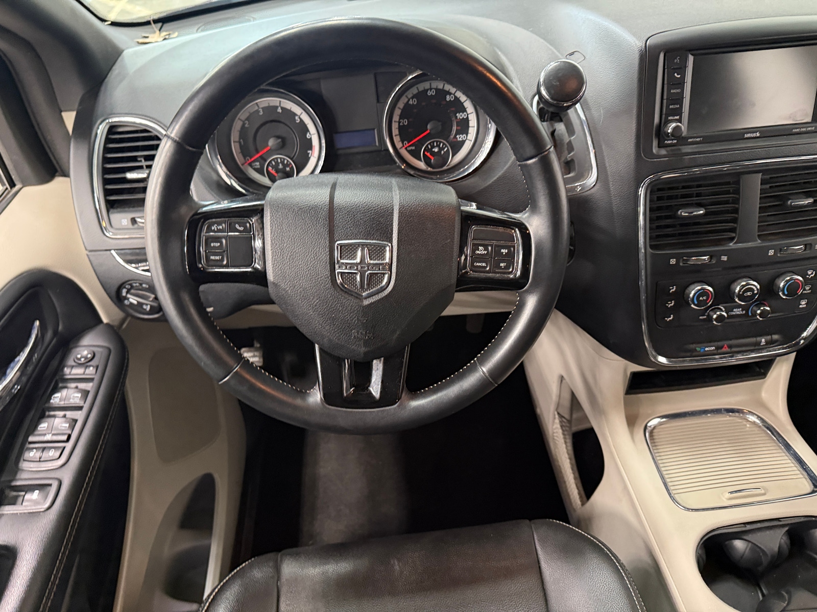 Thumbnail: 2019 Dodge Grand Caravan - 4