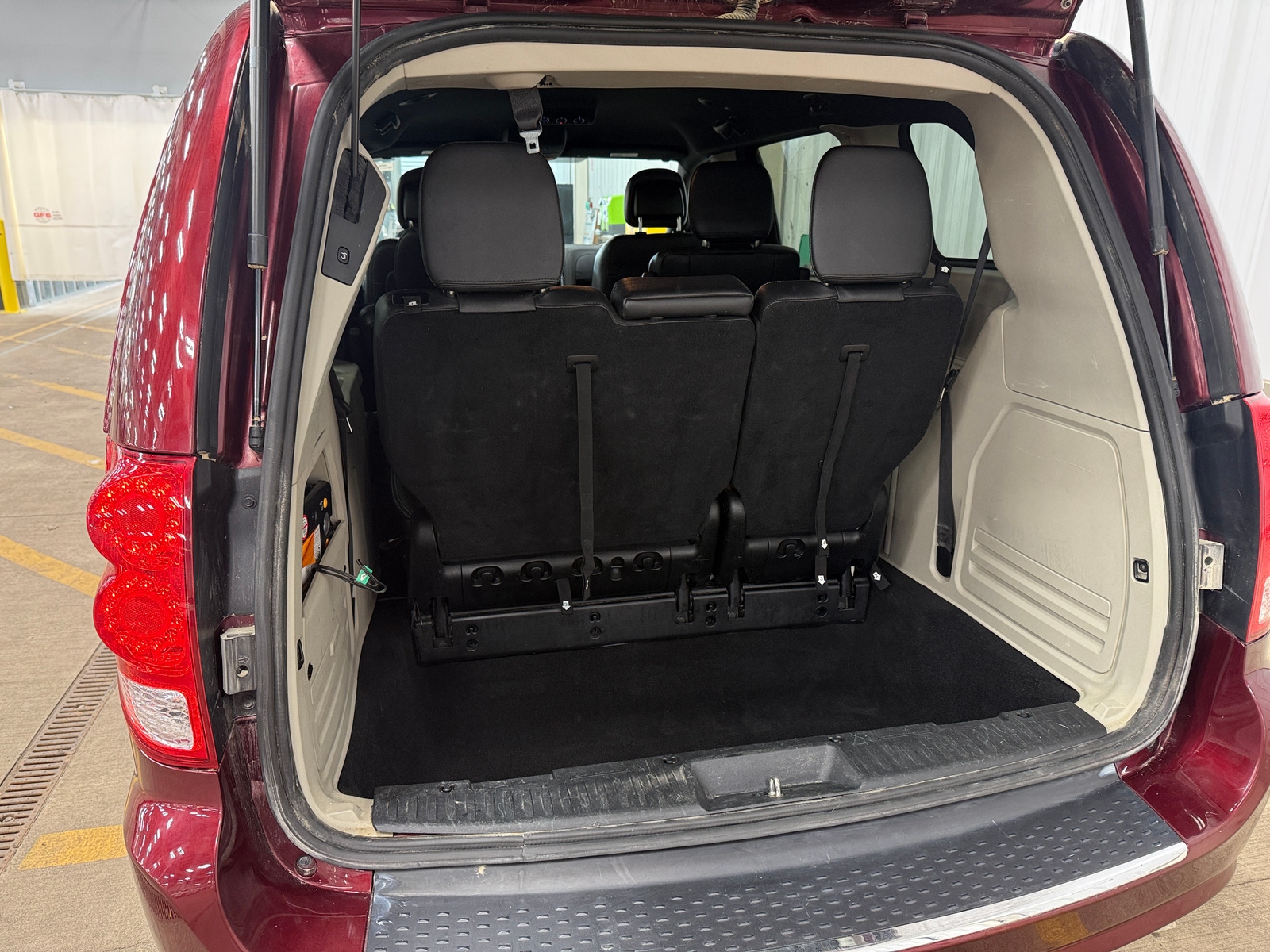 Thumbnail: 2019 Dodge Grand Caravan - 6